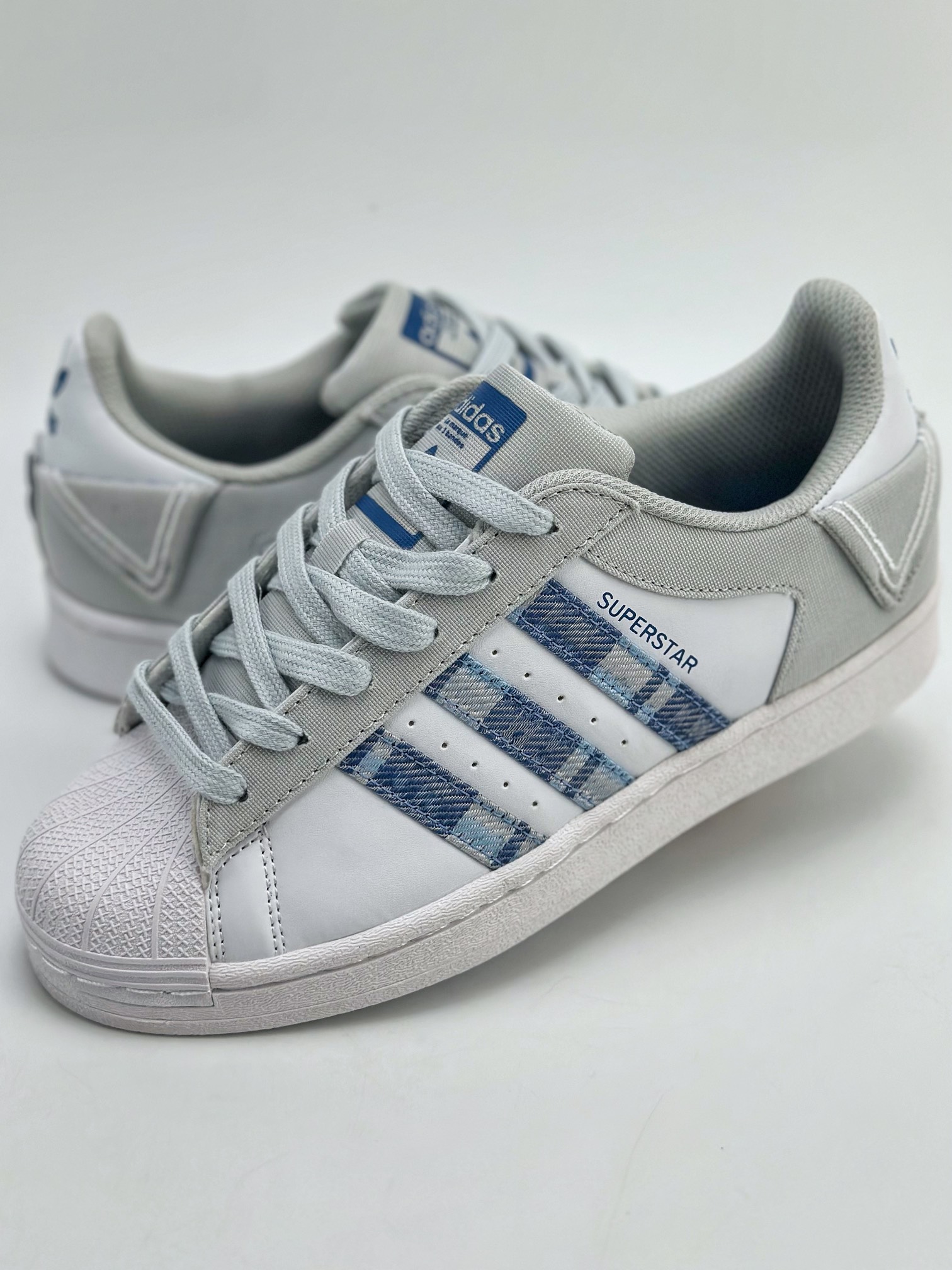 150 Adidas   Originals Superstar 贝壳头 白灰蓝格子 IG3005