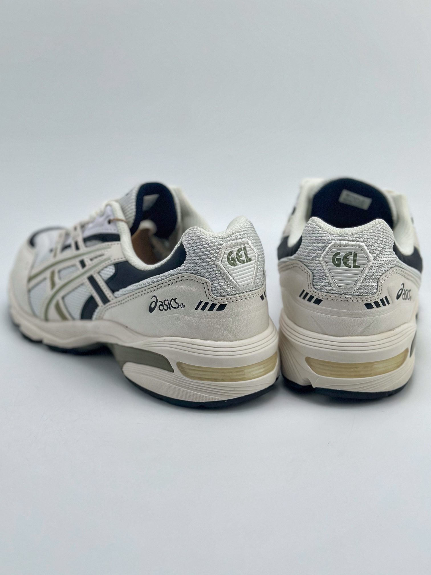 170 亚瑟士/ASICS Tiger GEL-1090系列 1203A159-020