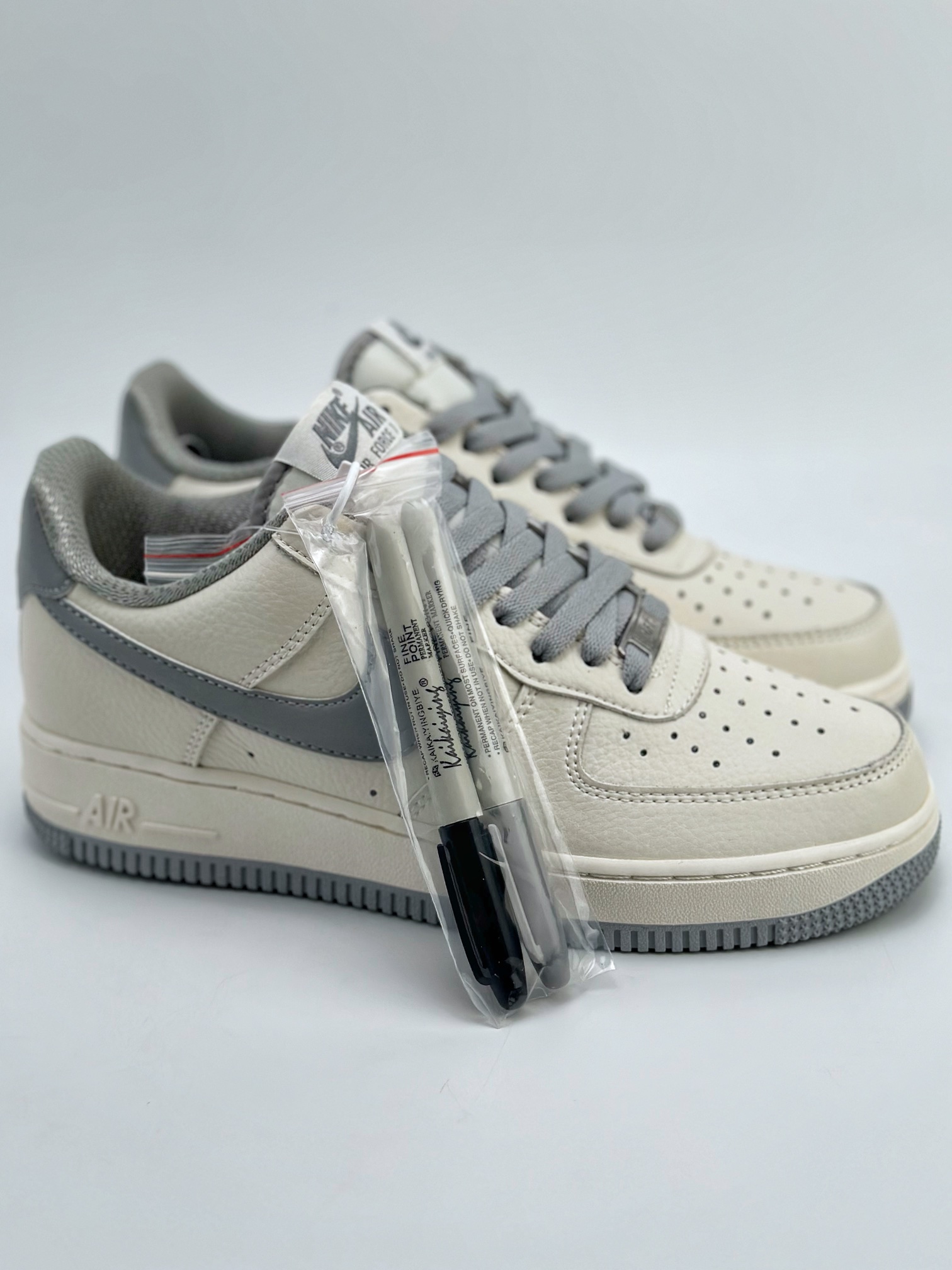 240 Nike Air Force 1 Low 07 白深灰签字笔 NK6369-566