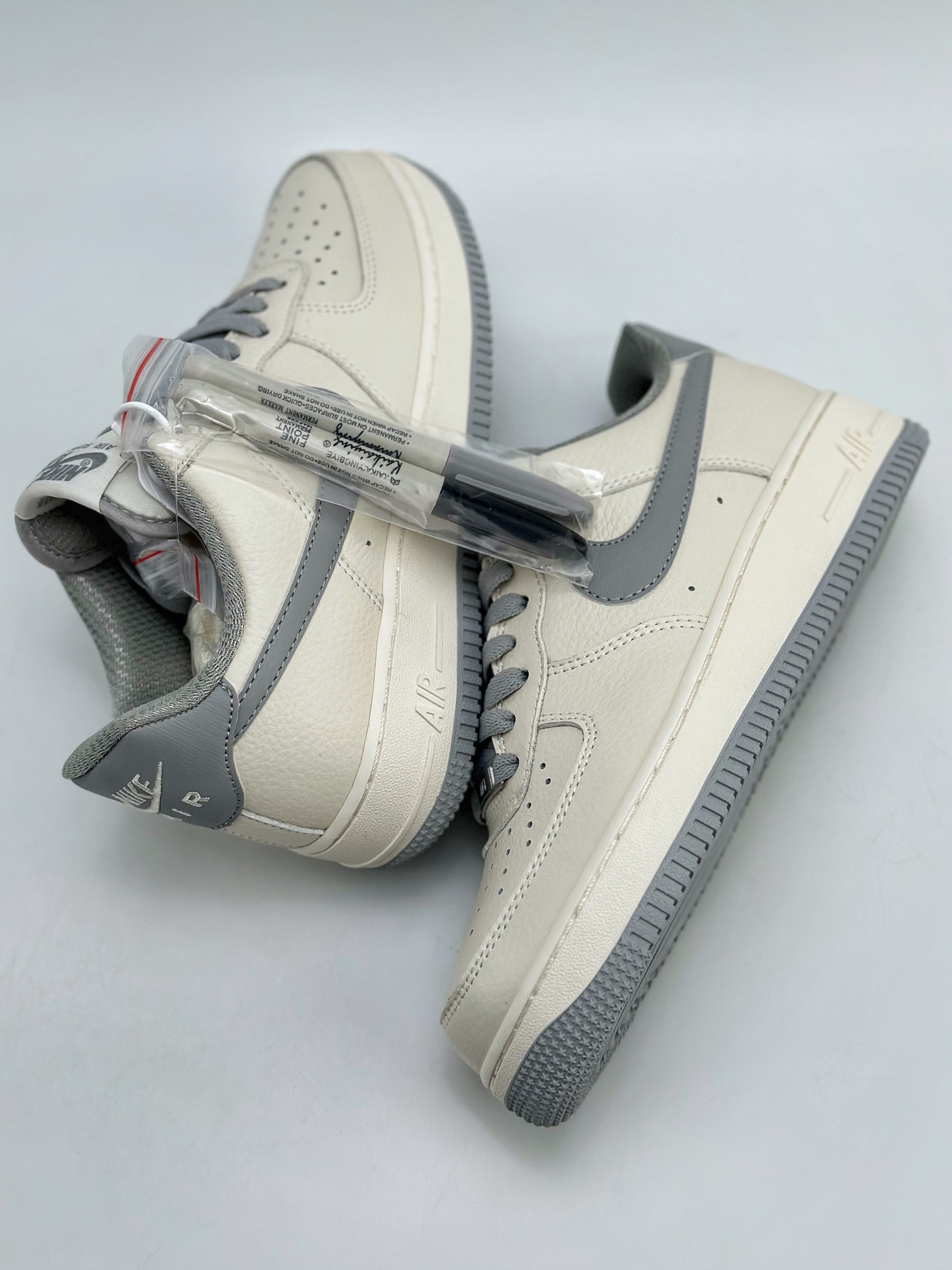 240 Nike Air Force 1 Low 07 白深灰签字笔 NK6369-566