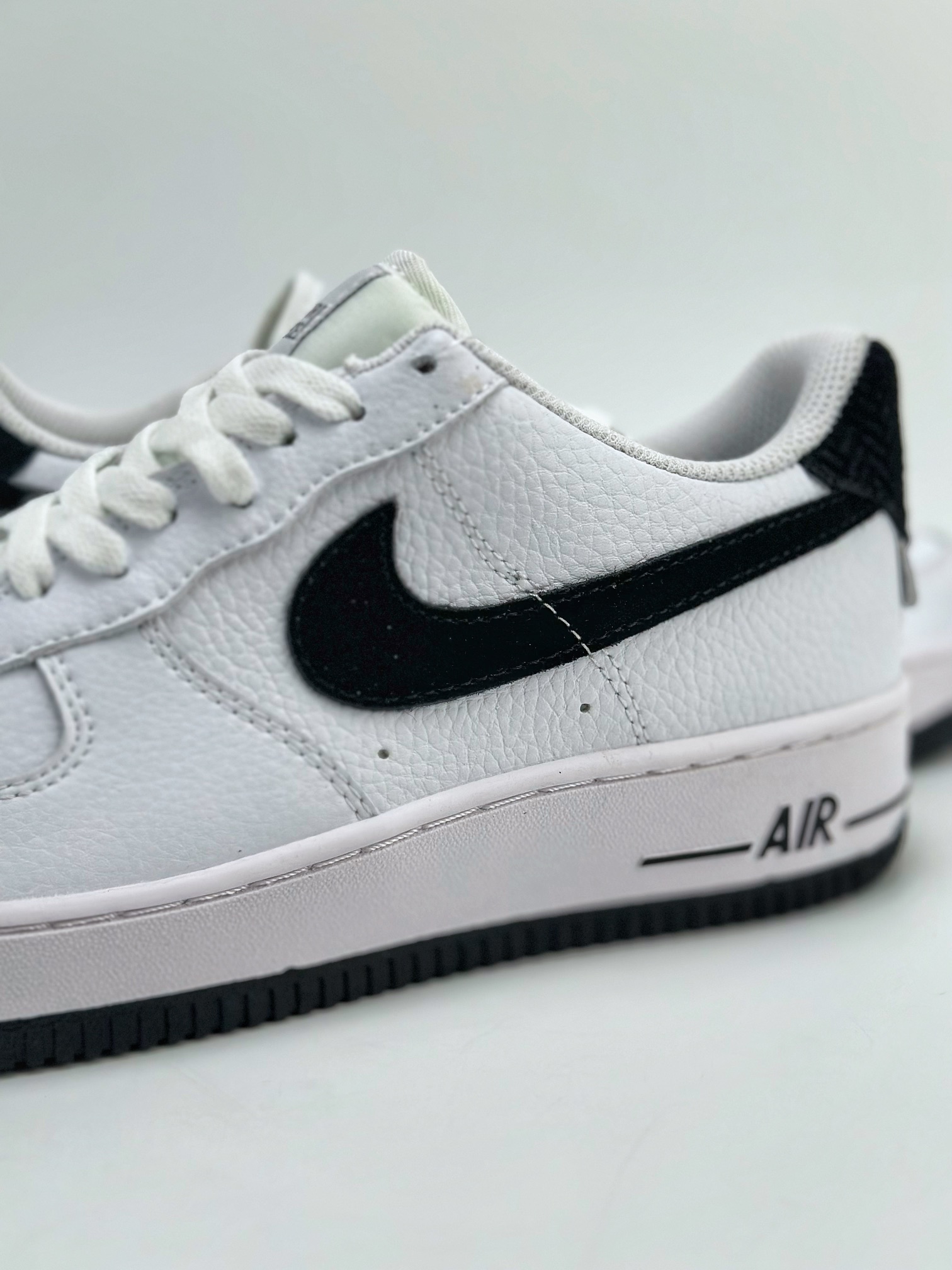 220 Nike Air Force 1 Low 07 白黑翻毛勾 CN2873-101