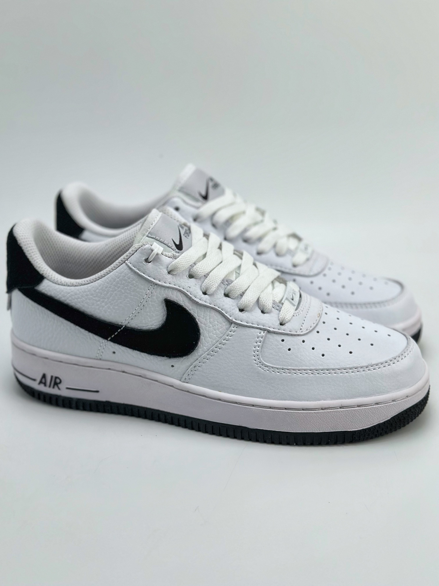 220 Nike Air Force 1 Low 07 白黑翻毛勾 CN2873-101