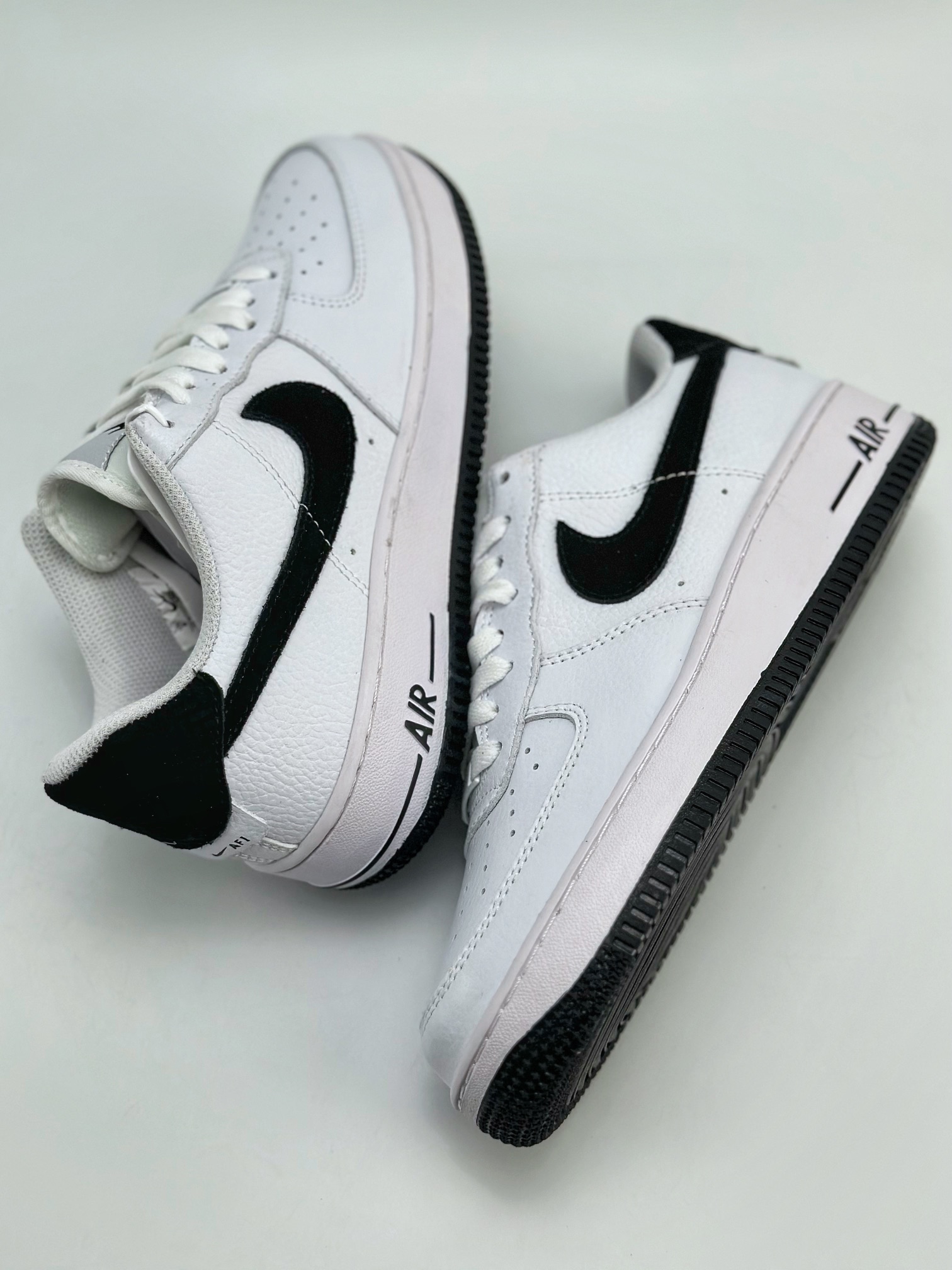 220 Nike Air Force 1 Low 07 白黑翻毛勾 CN2873-101