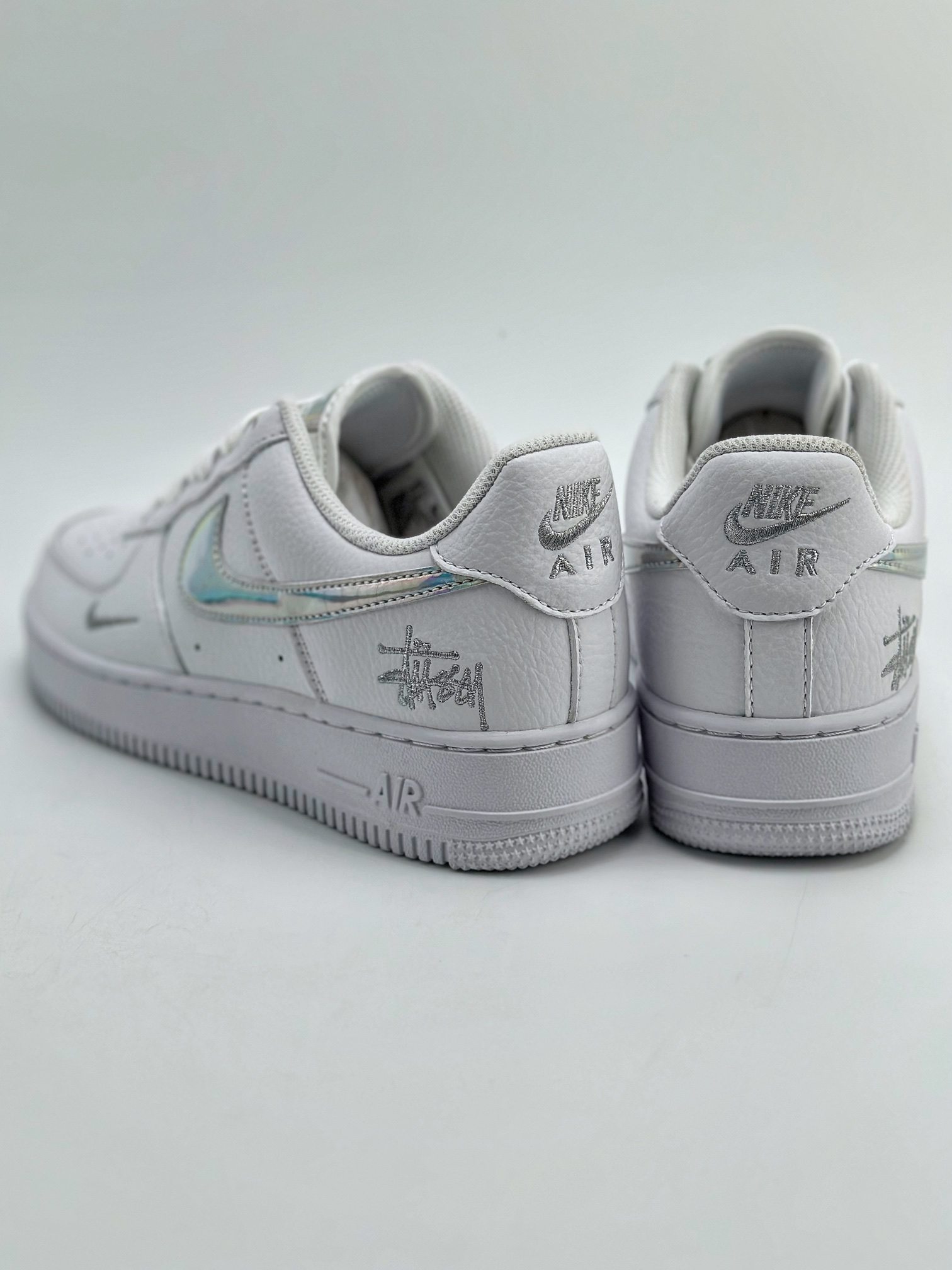 220 Nike Air Force 1 Low 07 镭射勾