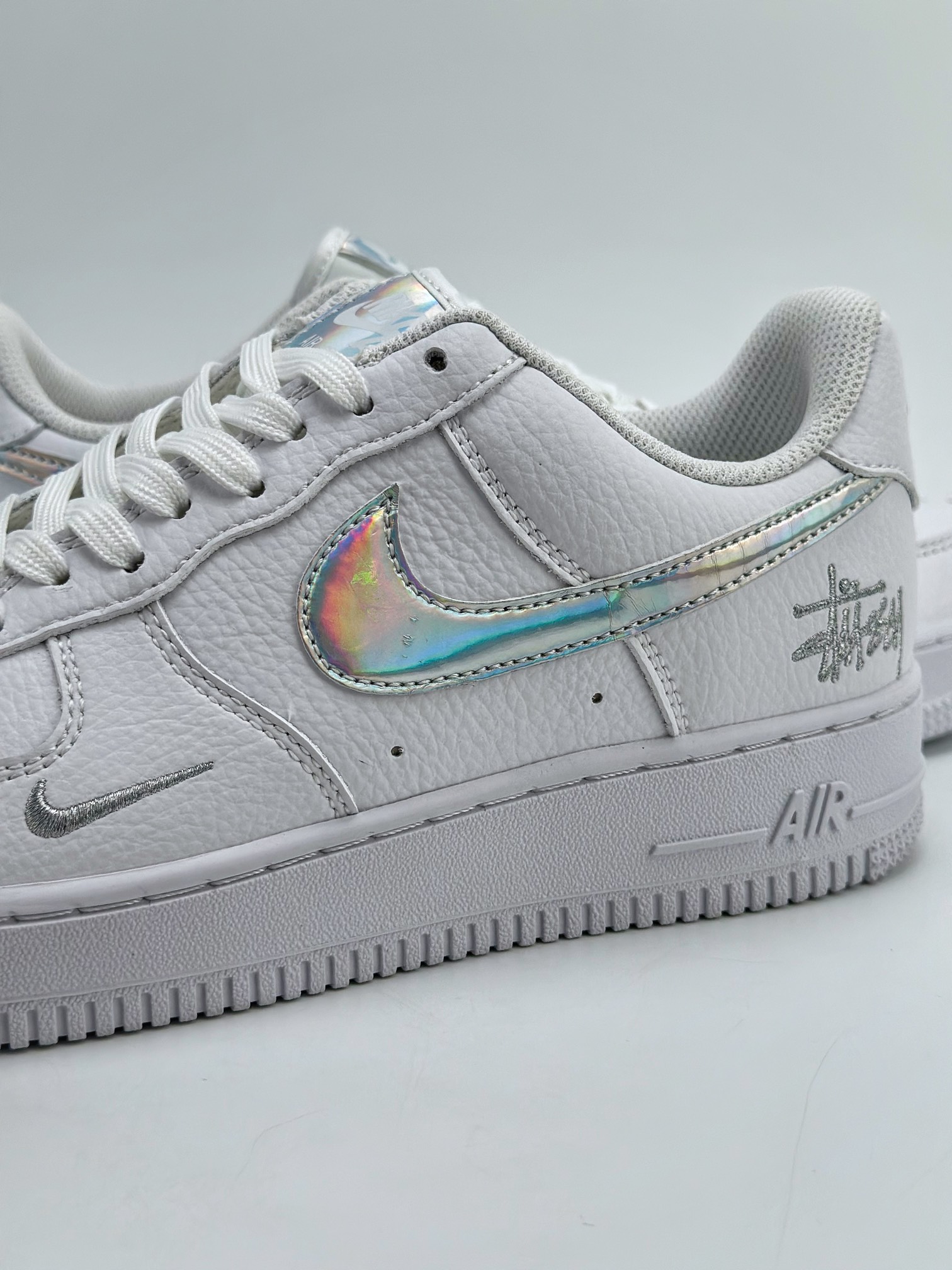 220 Nike Air Force 1 Low 07 镭射勾