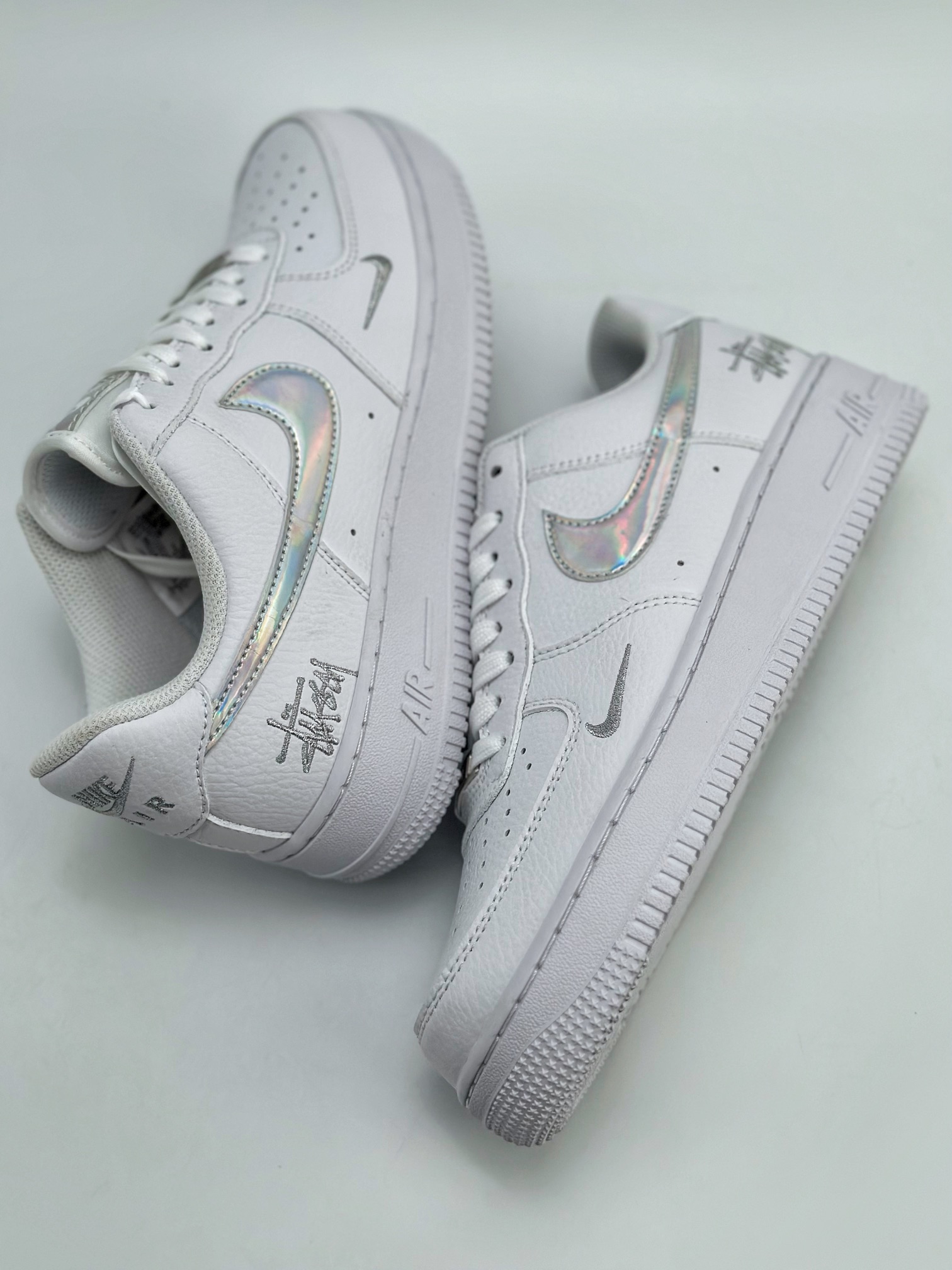 220 Nike Air Force 1 Low 07 镭射勾