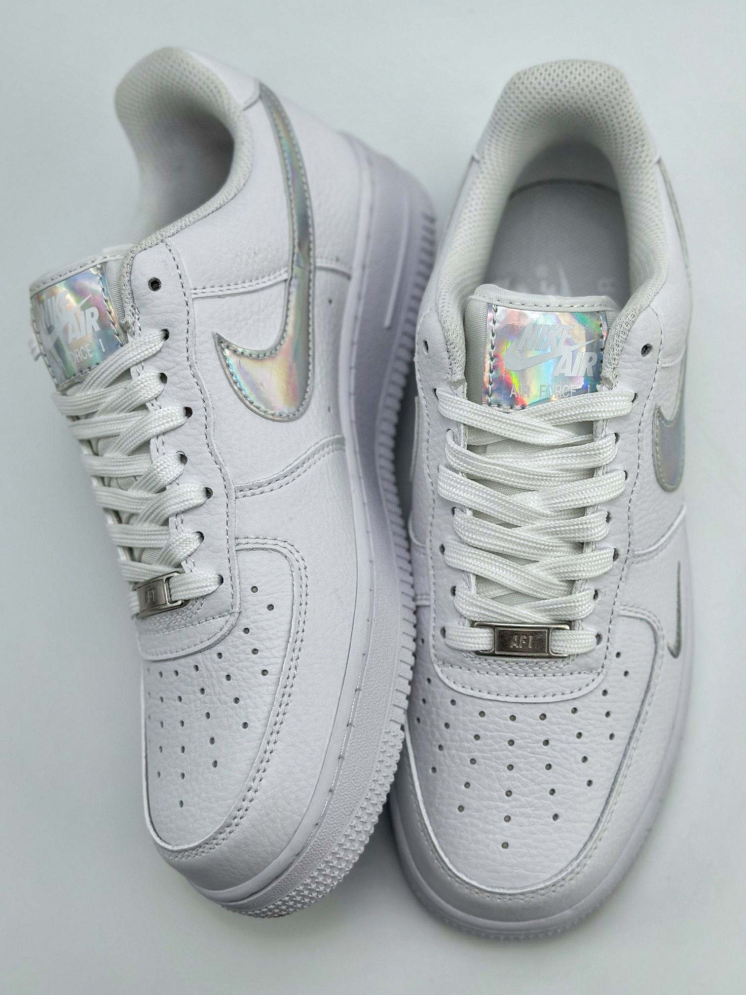 220 Nike Air Force 1 Low 07 镭射勾