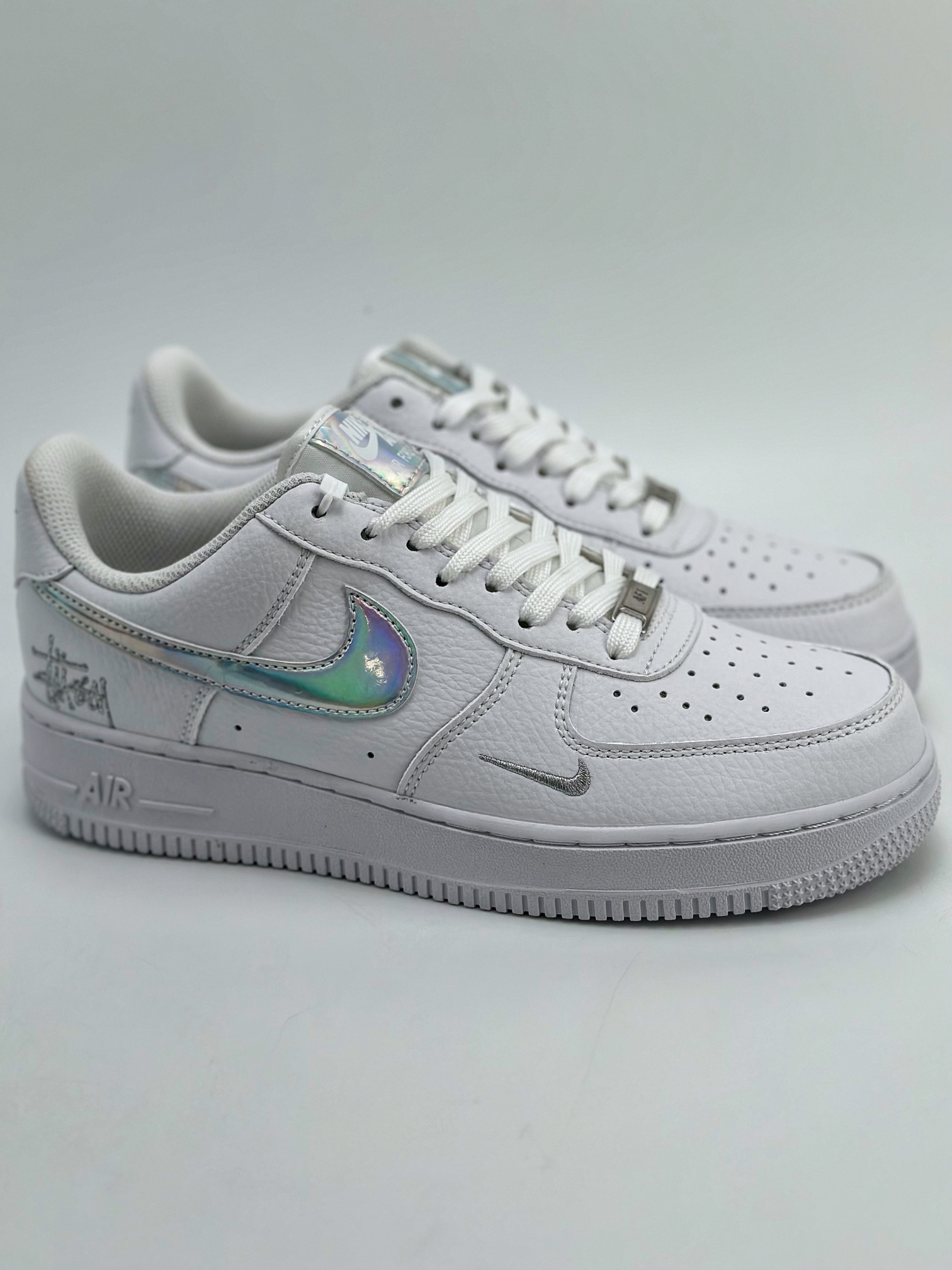 220 Nike Air Force 1 Low 07 镭射勾