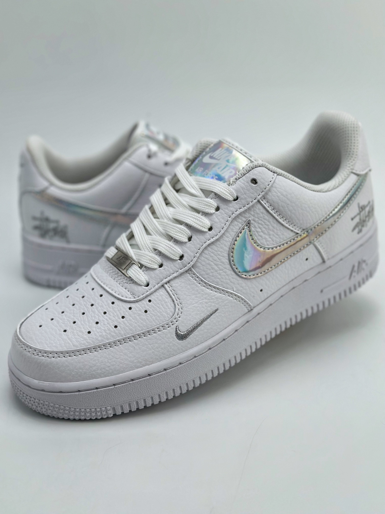 220 Nike Air Force 1 Low 07 镭射勾