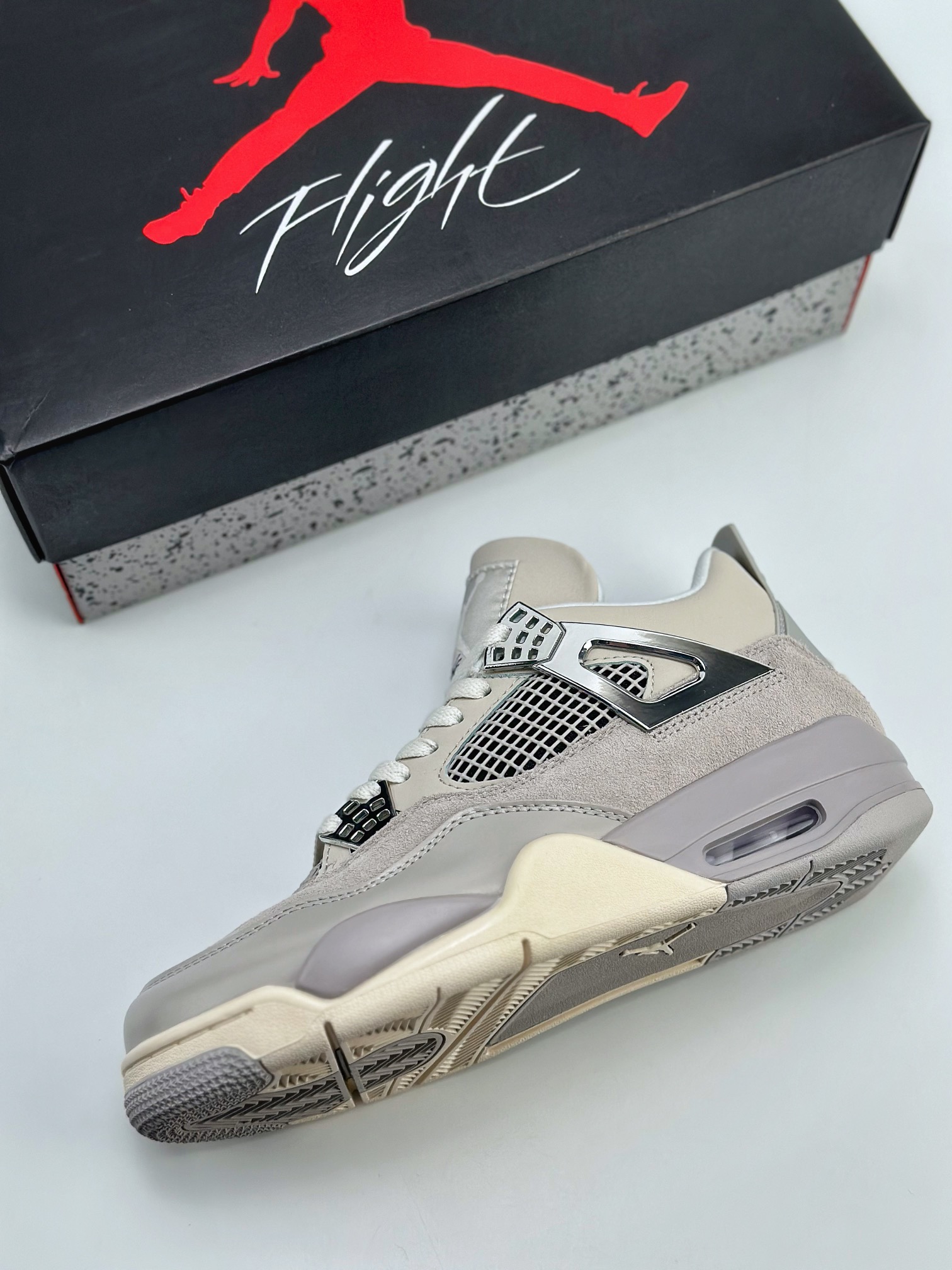 300 [N版] Air Jordan 4 Retro 乔丹四代 "Frozen Moments" 灰电镀银 AQ9129-001