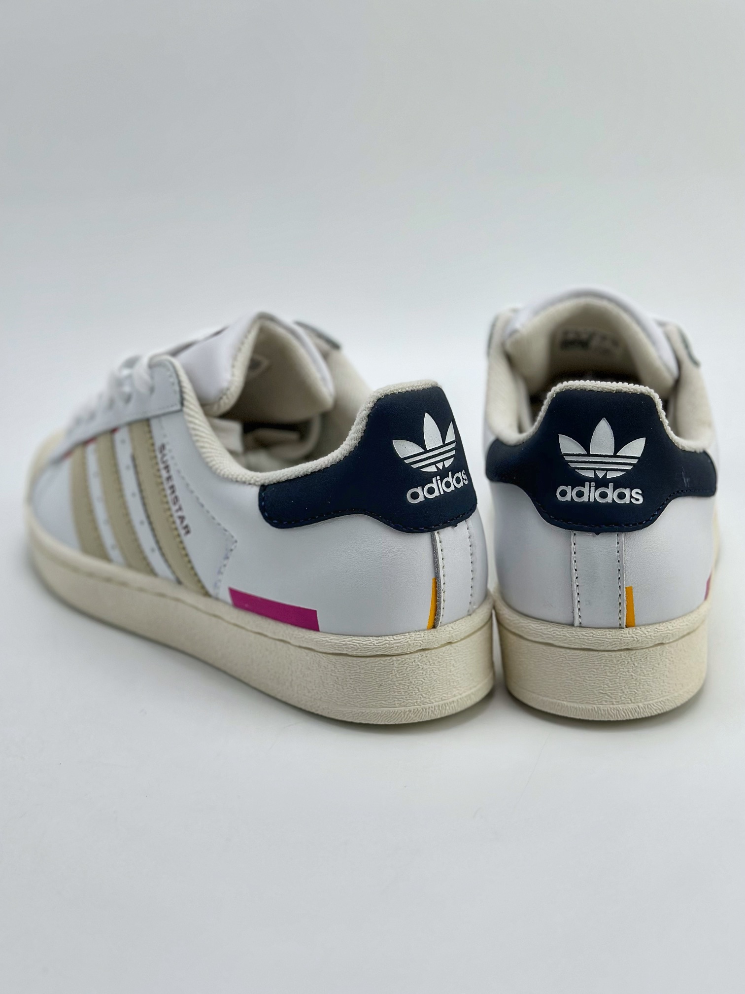 150 Adidas   Originals Superstar 贝壳头 HQ6626