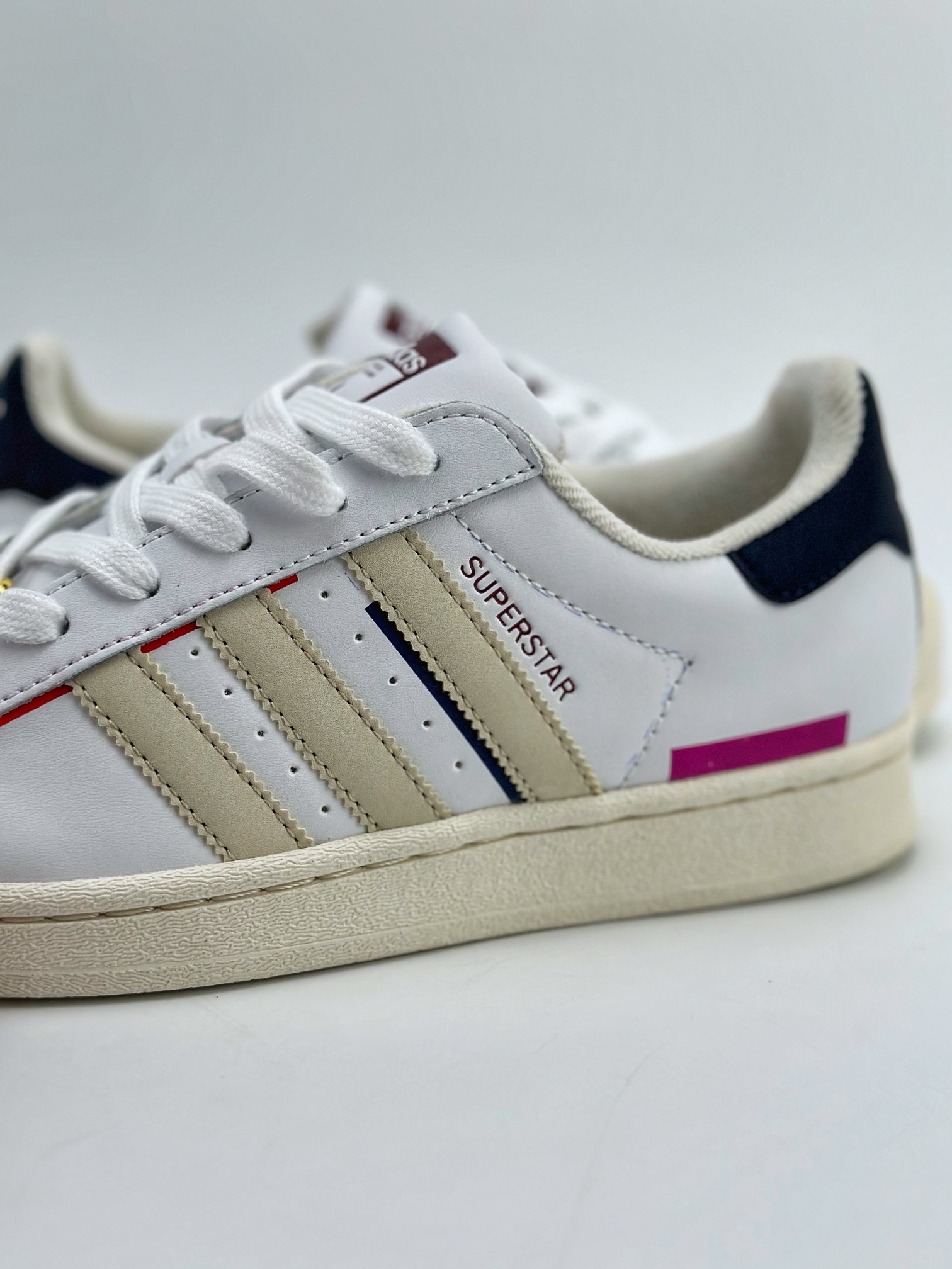 150 Adidas   Originals Superstar 贝壳头 HQ6626