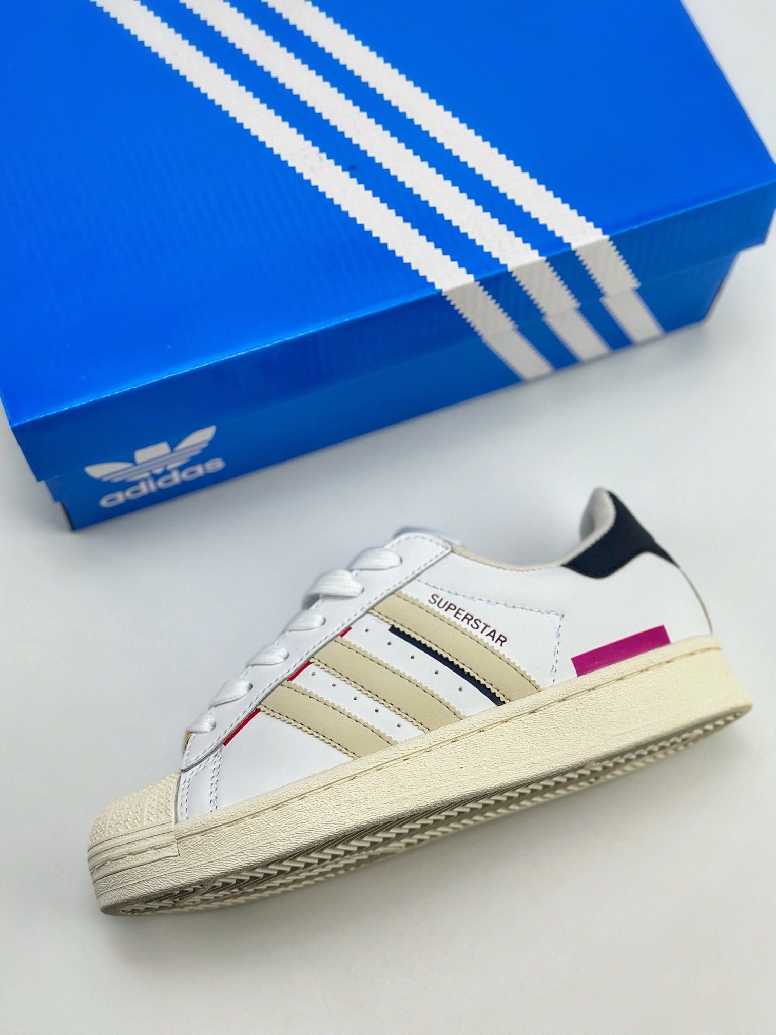 150 Adidas   Originals Superstar 贝壳头 HQ6626