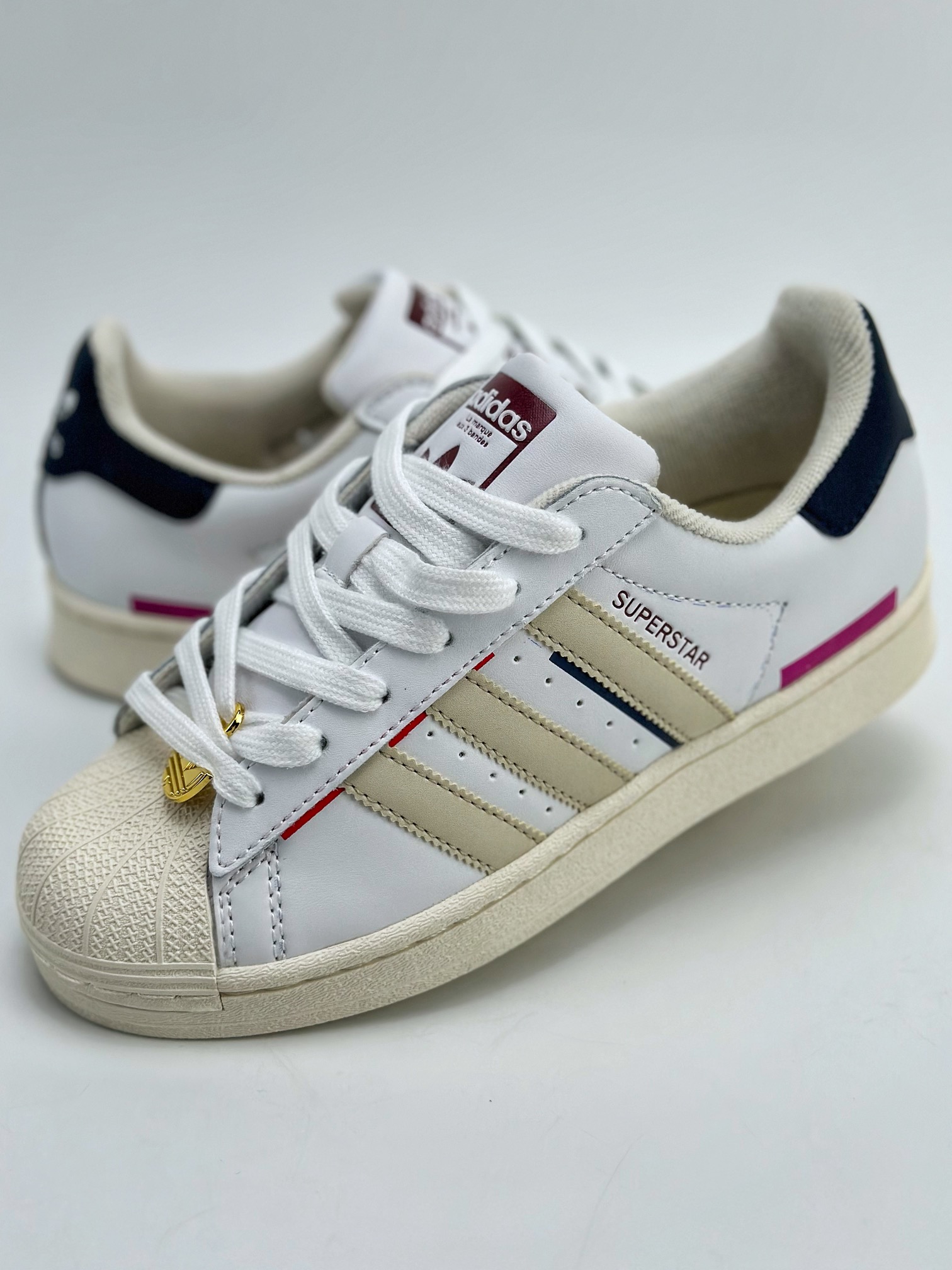 150 Adidas   Originals Superstar 贝壳头 HQ6626