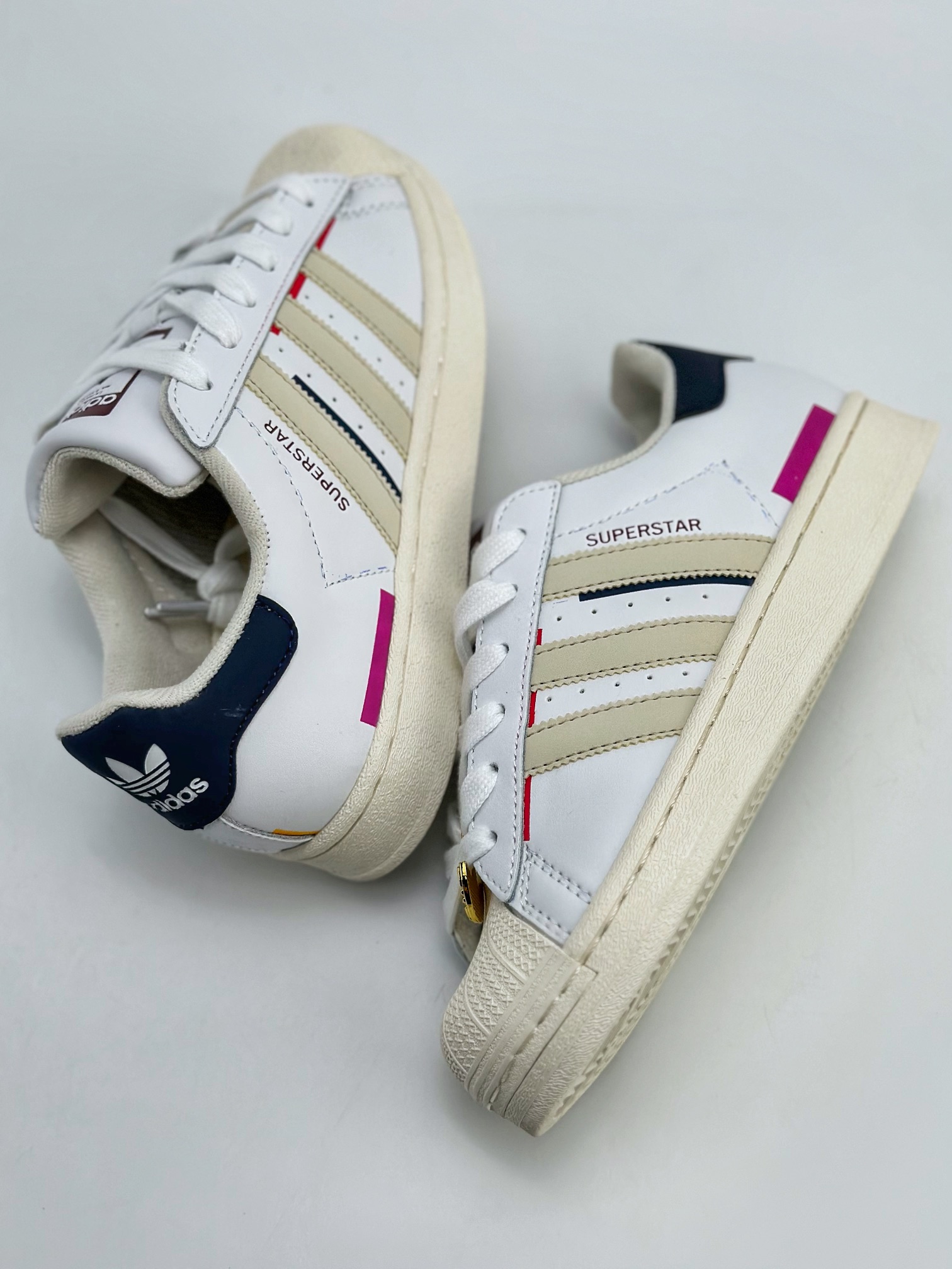 150 Adidas   Originals Superstar 贝壳头 HQ6626