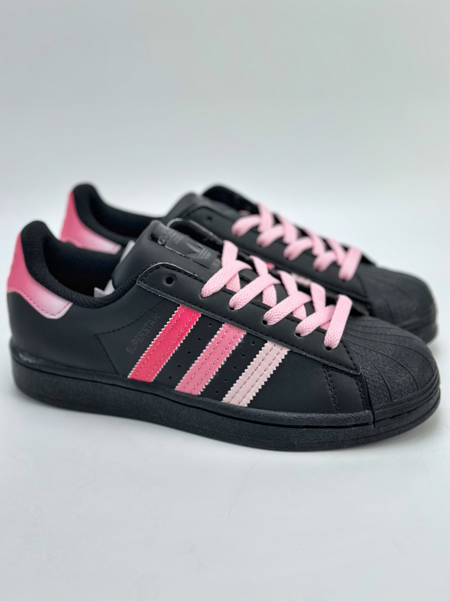 150 Adidas   Originals Superstar 贝壳头 黑粉 EG4957