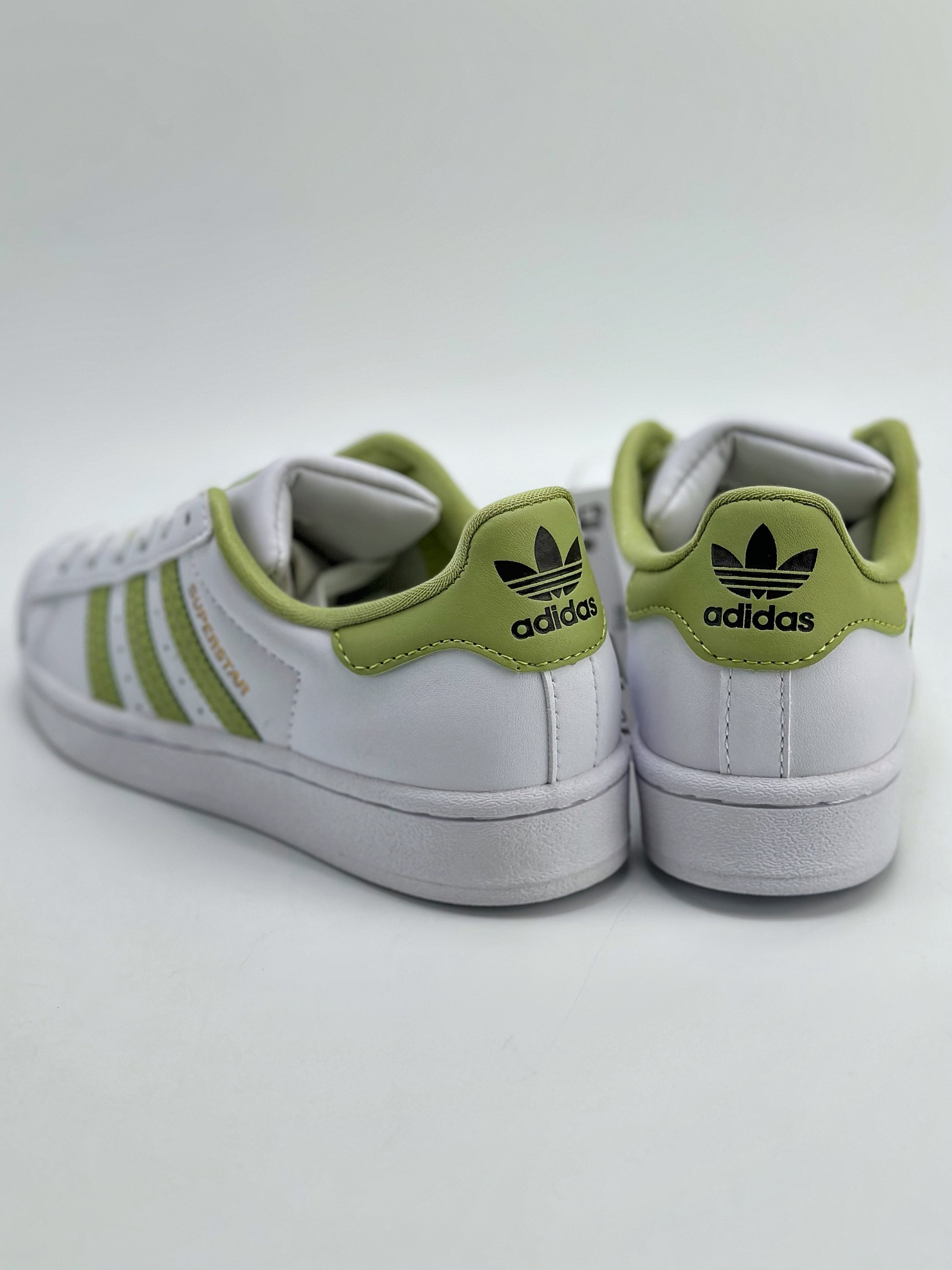 150 Adidas   Originals Superstar 贝壳头 白绿 GY5986