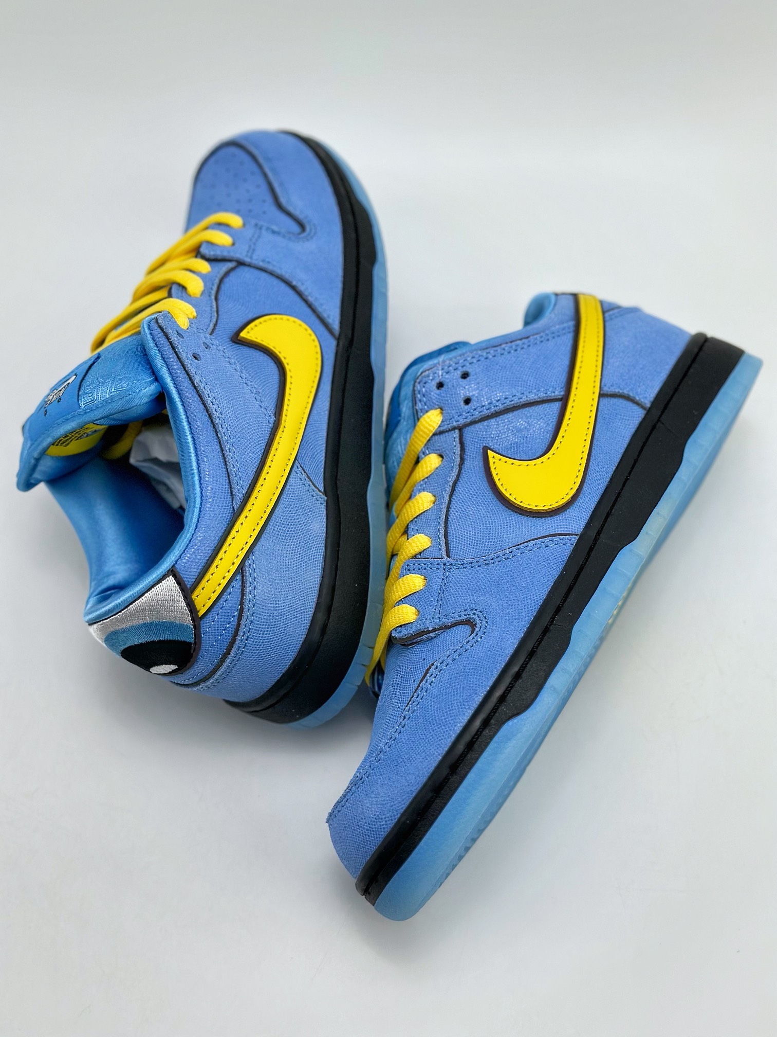 380 Nike SB Dunk Low x The Powerpuff Girls 天小女警联名 FZ8320-400