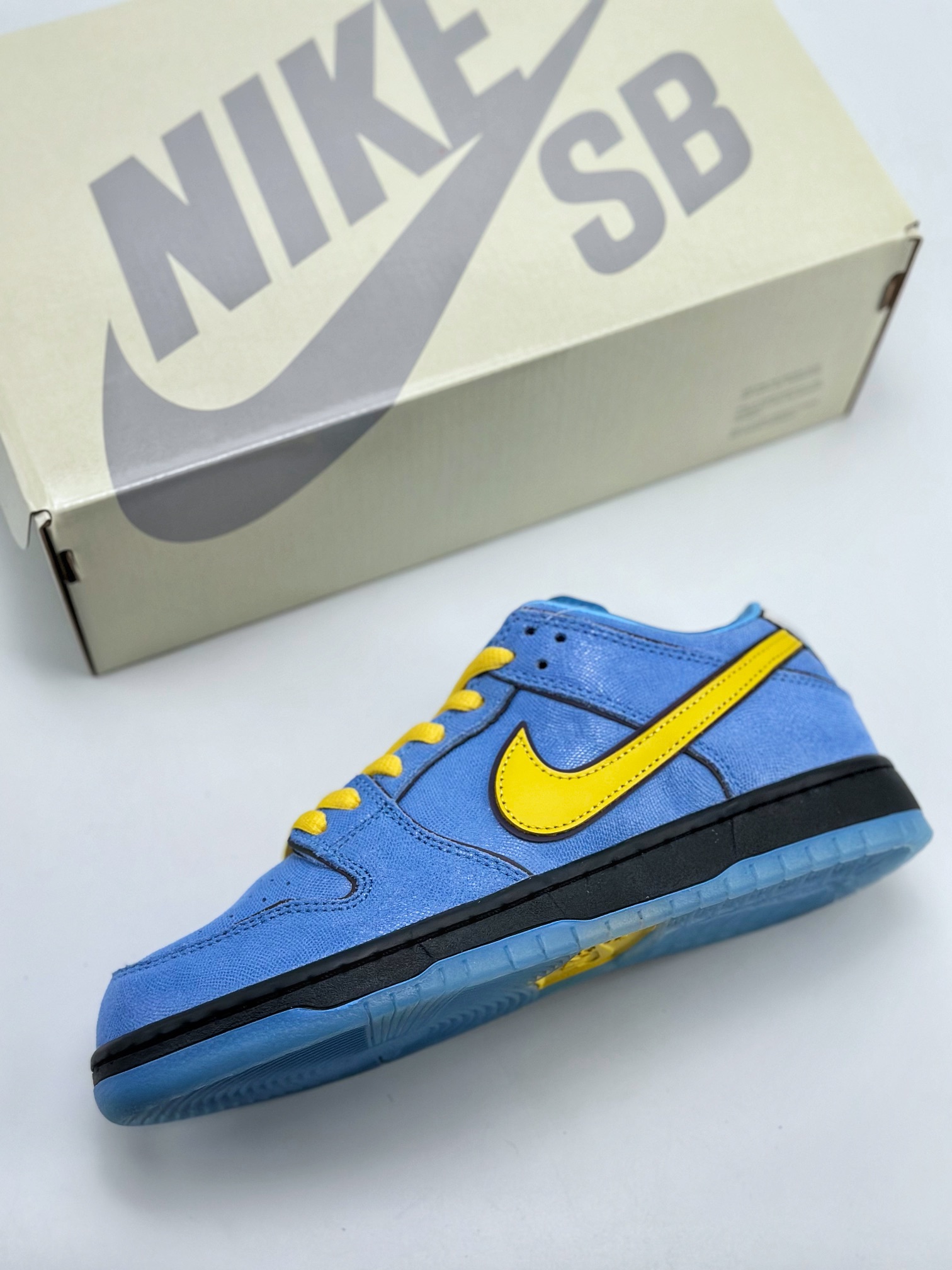 380 Nike SB Dunk Low x The Powerpuff Girls 天小女警联名 FZ8320-400