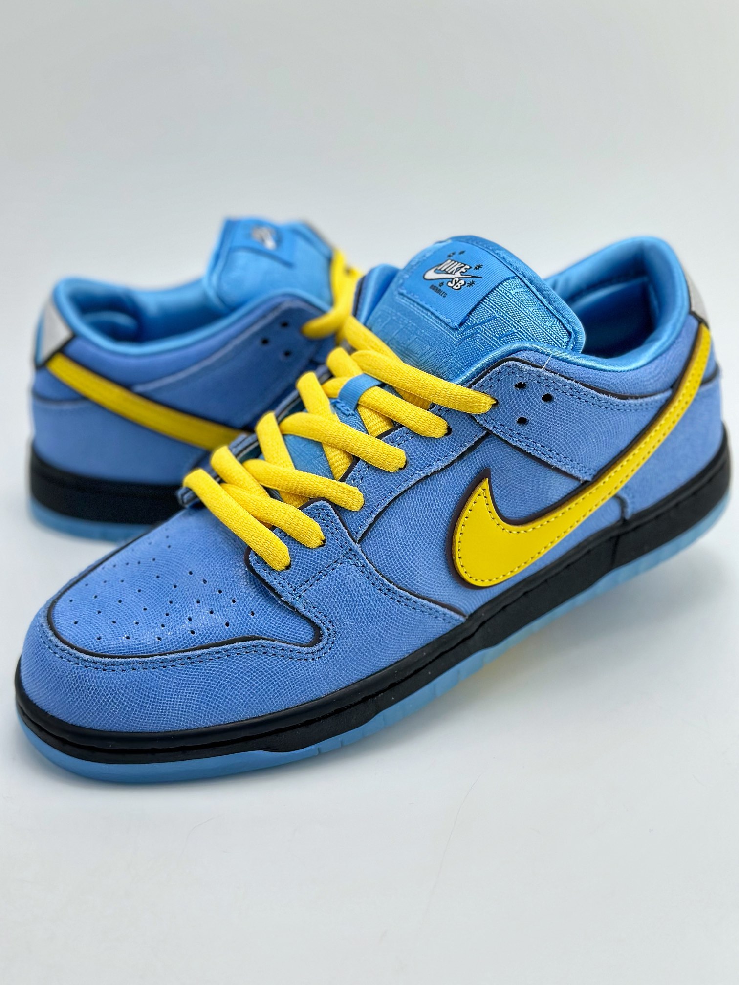 380 Nike SB Dunk Low x The Powerpuff Girls 天小女警联名 FZ8320-400