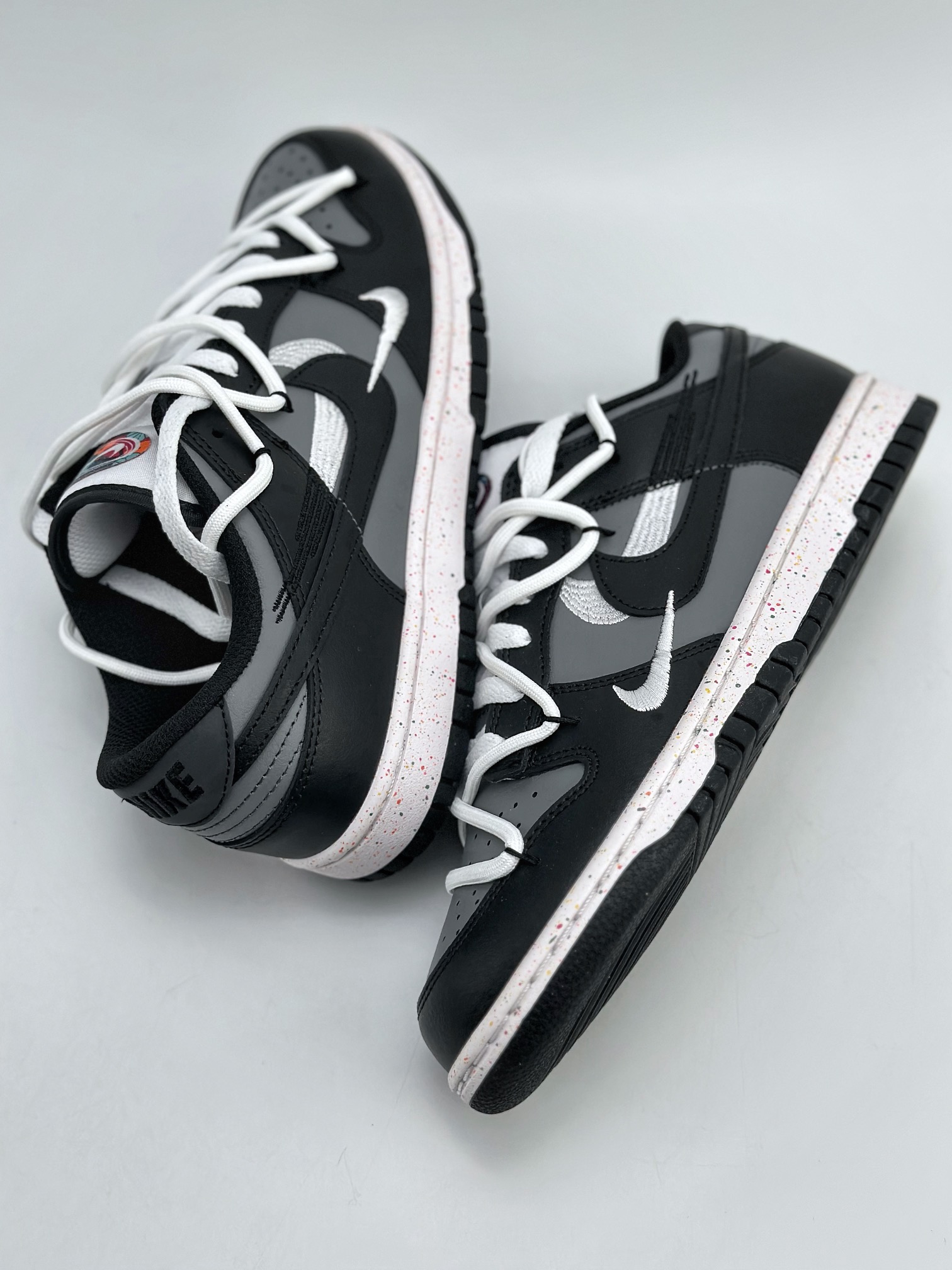 240 NIKE SB Dunk Low Multi-Color Swoosh 灰白三勾 FD4623-159