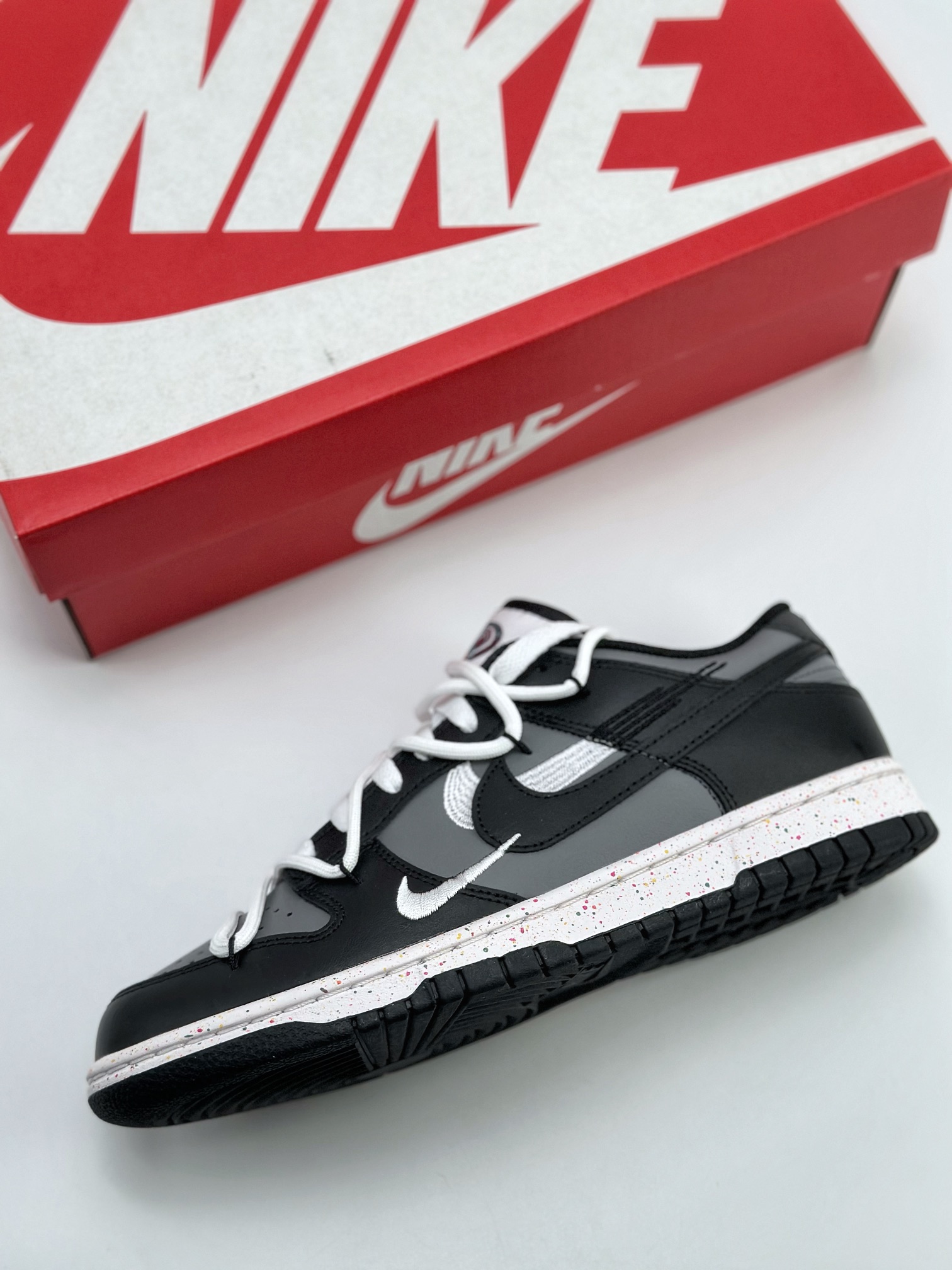 240 NIKE SB Dunk Low Multi-Color Swoosh 灰白三勾 FD4623-159