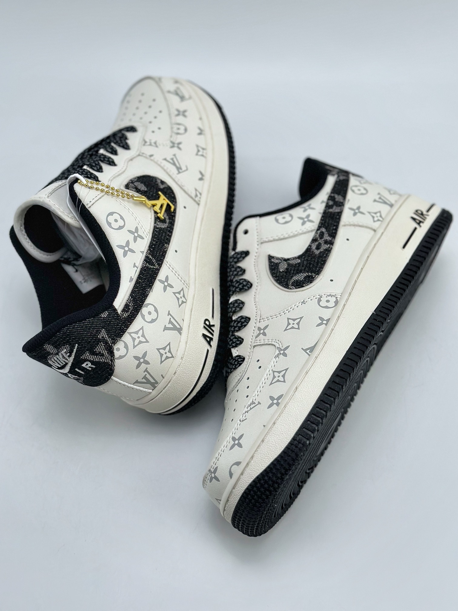 260 Nike Air Force 1 Low 07 x Louis Vuitton 印花联名 LU0251-132