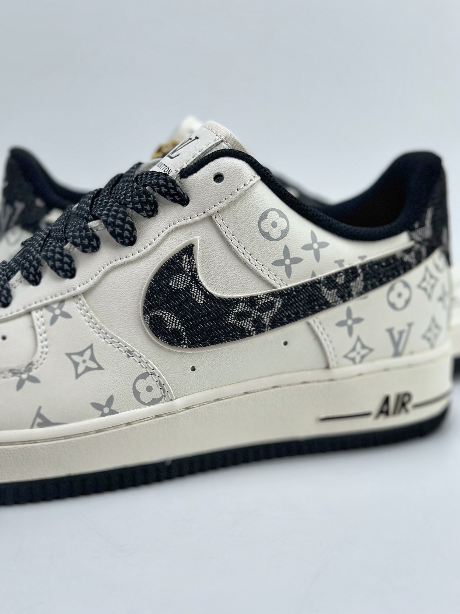 260 Nike Air Force 1 Low 07 x Louis Vuitton 印花联名 LU0251-132