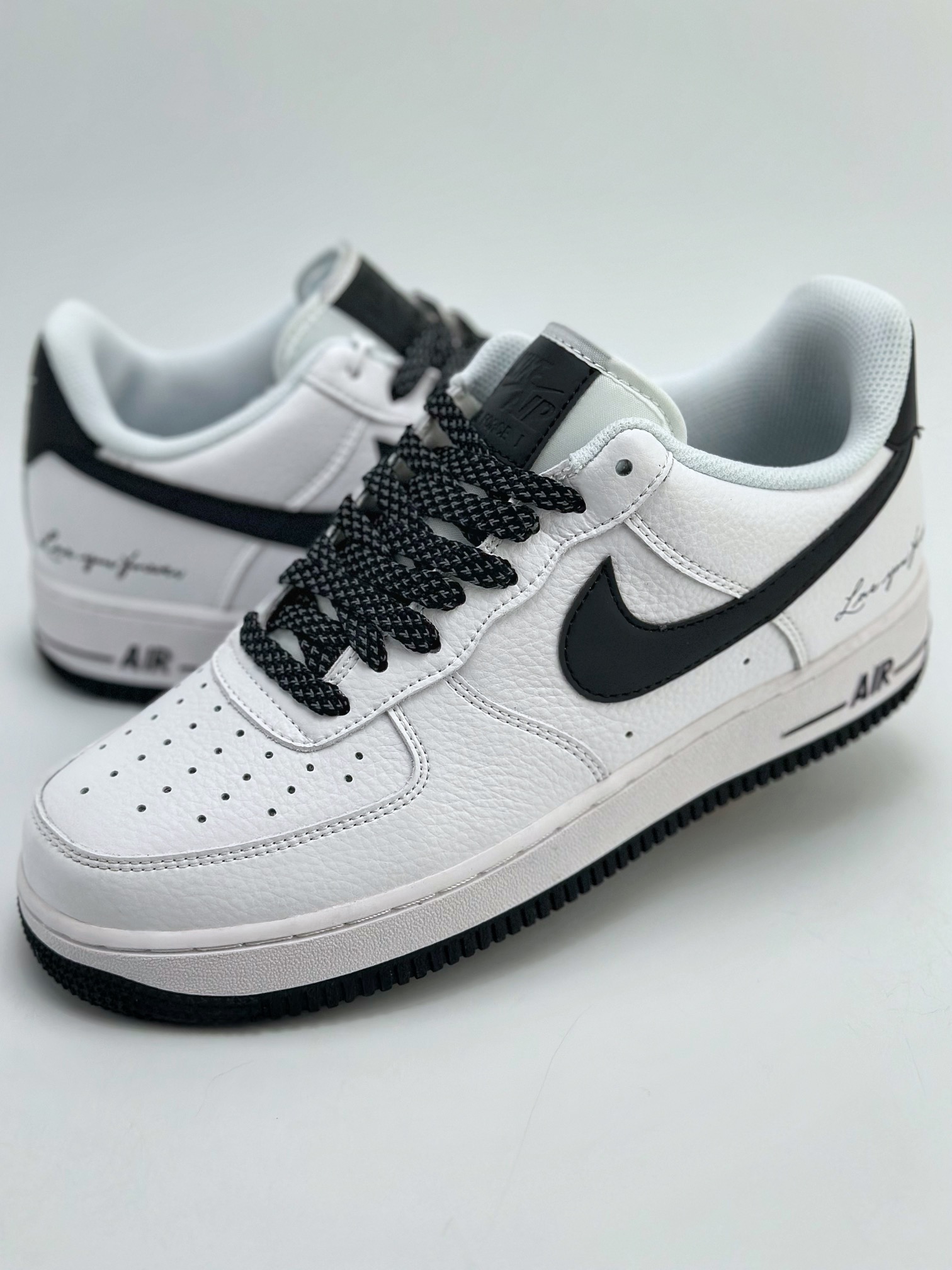 240 Nike Air Force 1 Low 07 签名白黑 LO1718-052