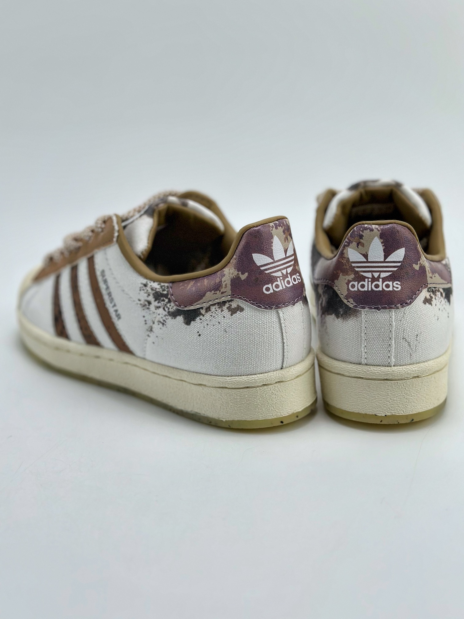 150 Adidas   Originals Superstar 贝壳头 白棕色 IG5976