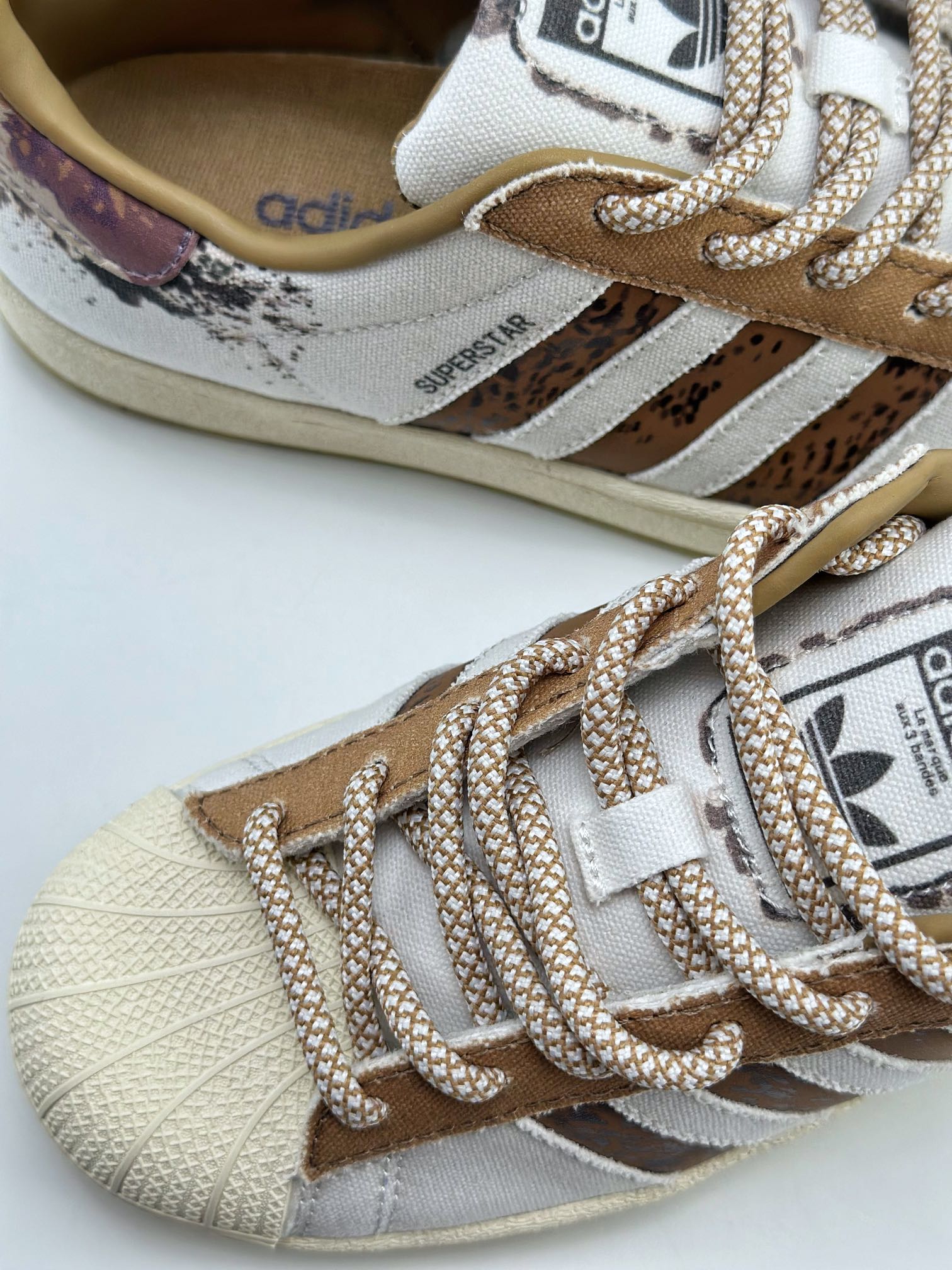 150 Adidas   Originals Superstar 贝壳头 白棕色 IG5976