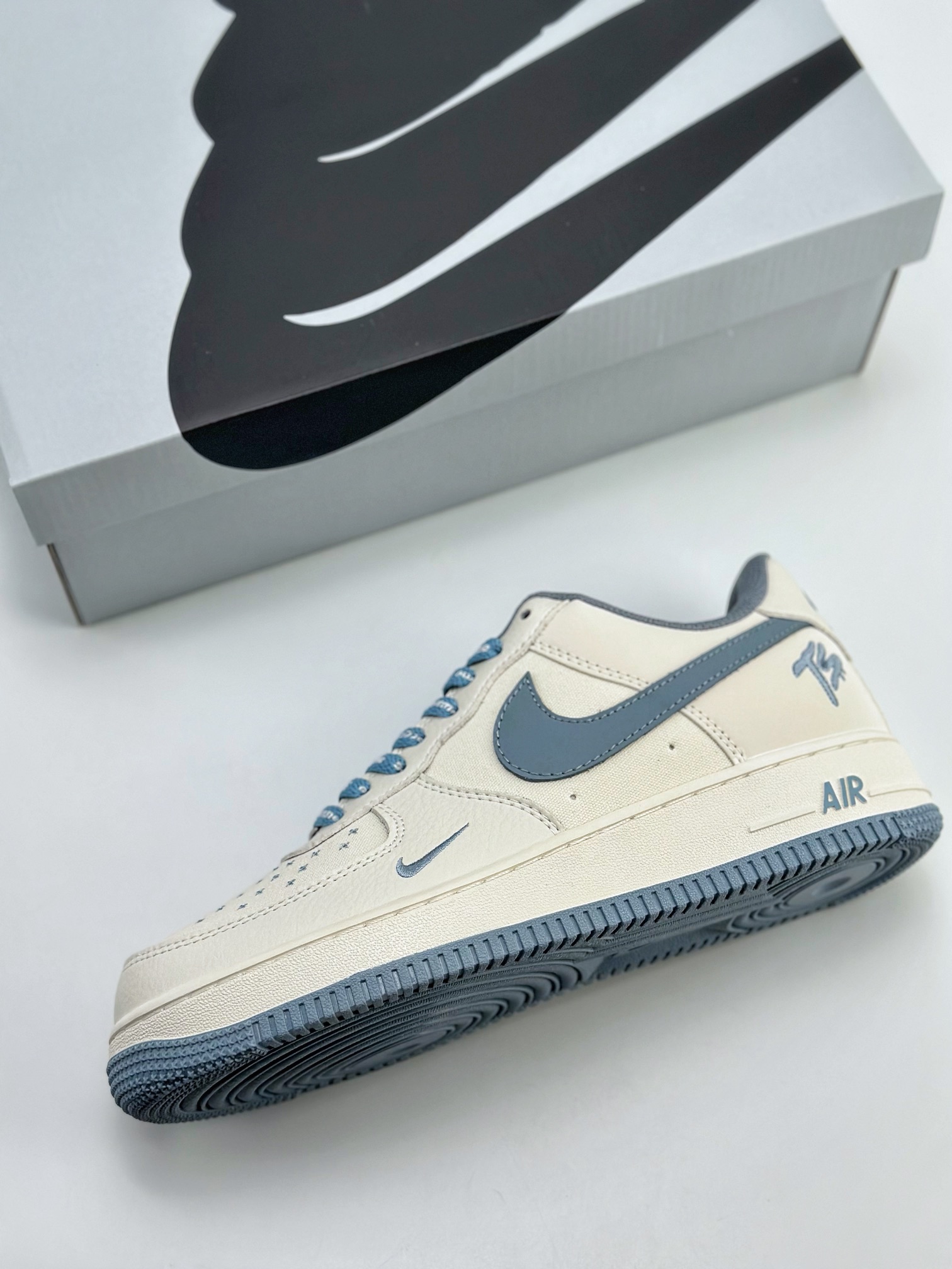 240 Nike Air Force 1 Low 07 TS x Supreme 三方联名白青 PF9055-757