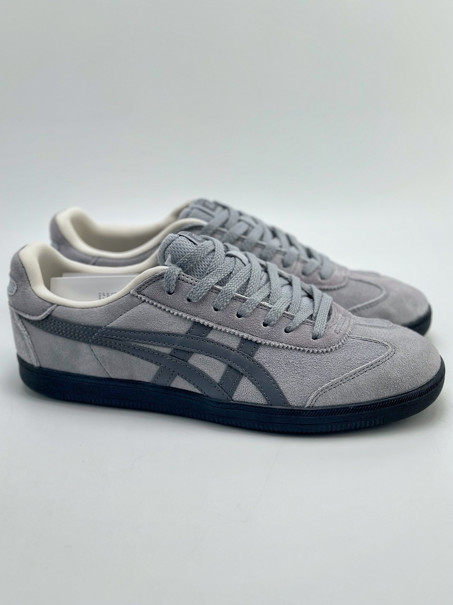 150 亚瑟士 Onitsuka Tiger Tokuten 复古低帮休闲跑鞋  1183A907-021