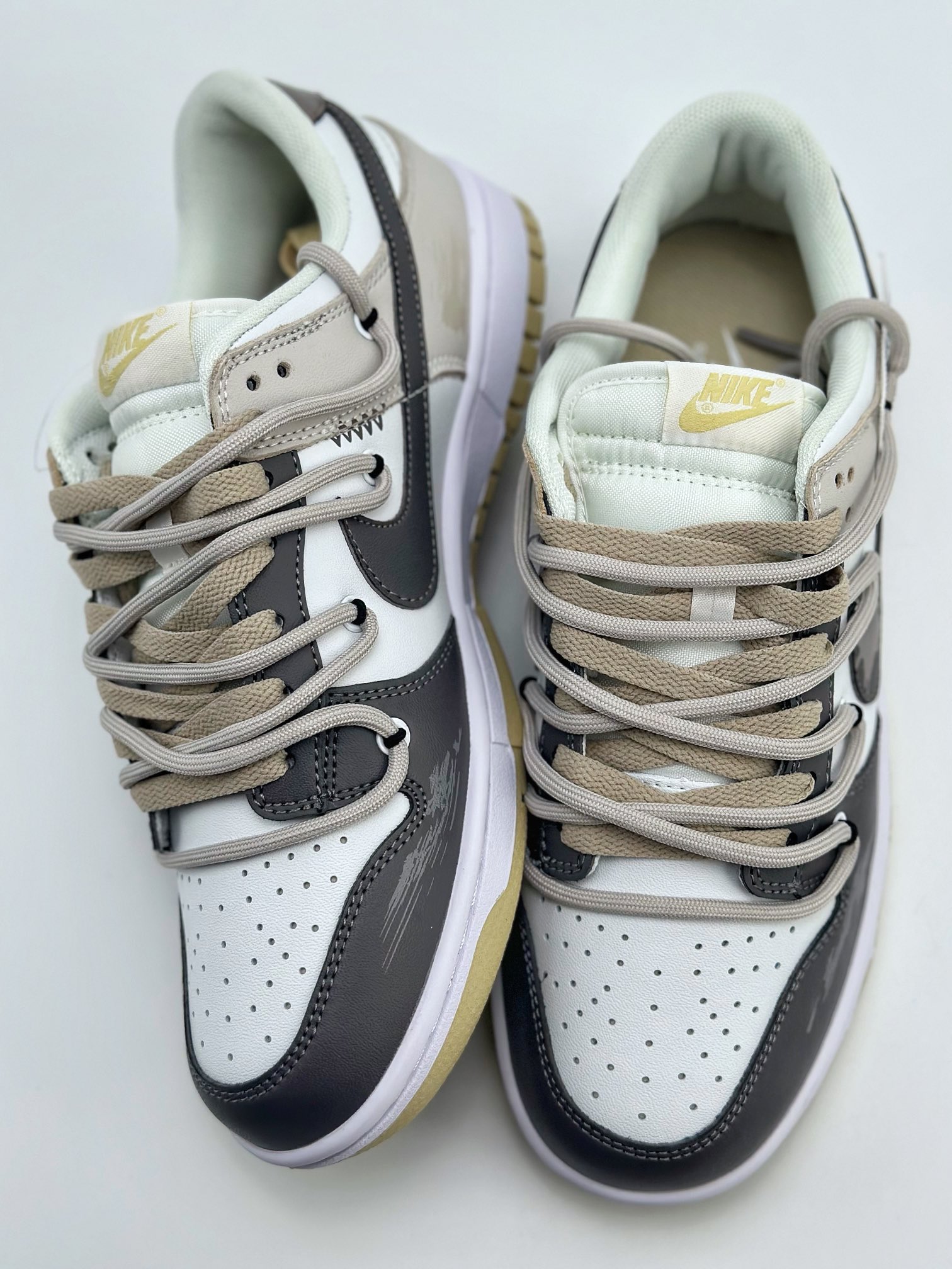 300 Nike SB Dunk Low 泼墨裂痕 涂鸦布贴 DV0833-100