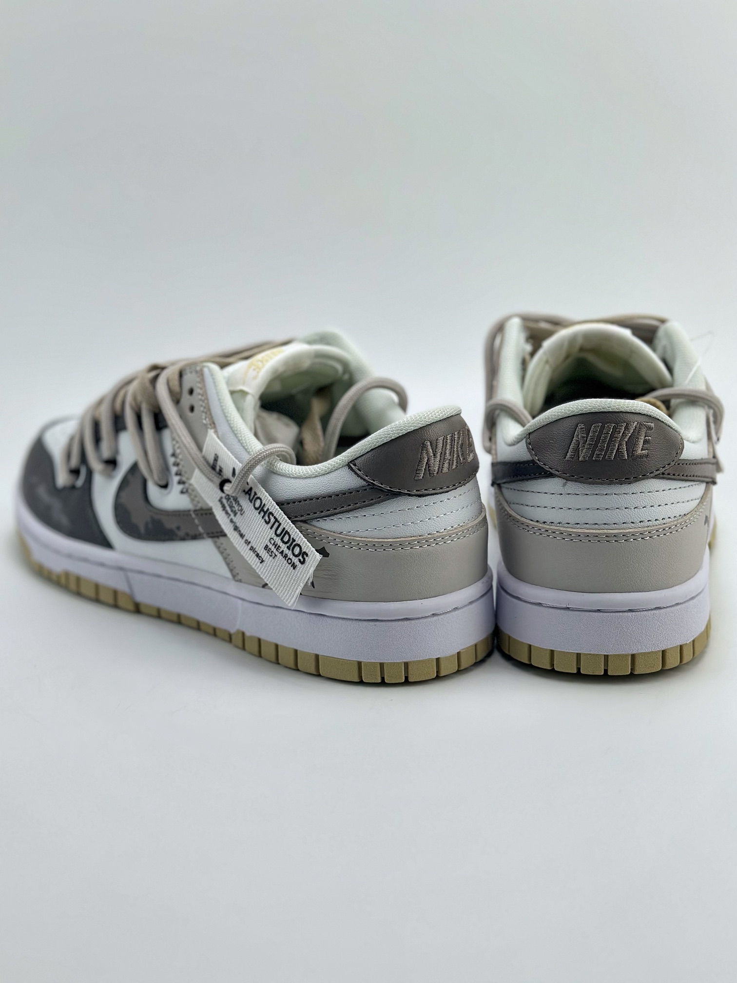 300 Nike SB Dunk Low 泼墨裂痕 涂鸦布贴 DV0833-100