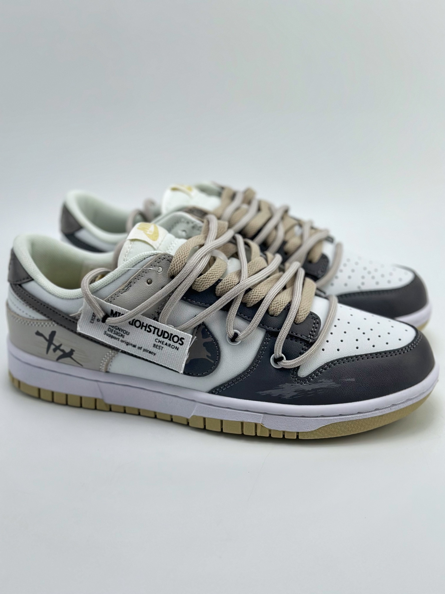 300 Nike SB Dunk Low 泼墨裂痕 涂鸦布贴 DV0833-100