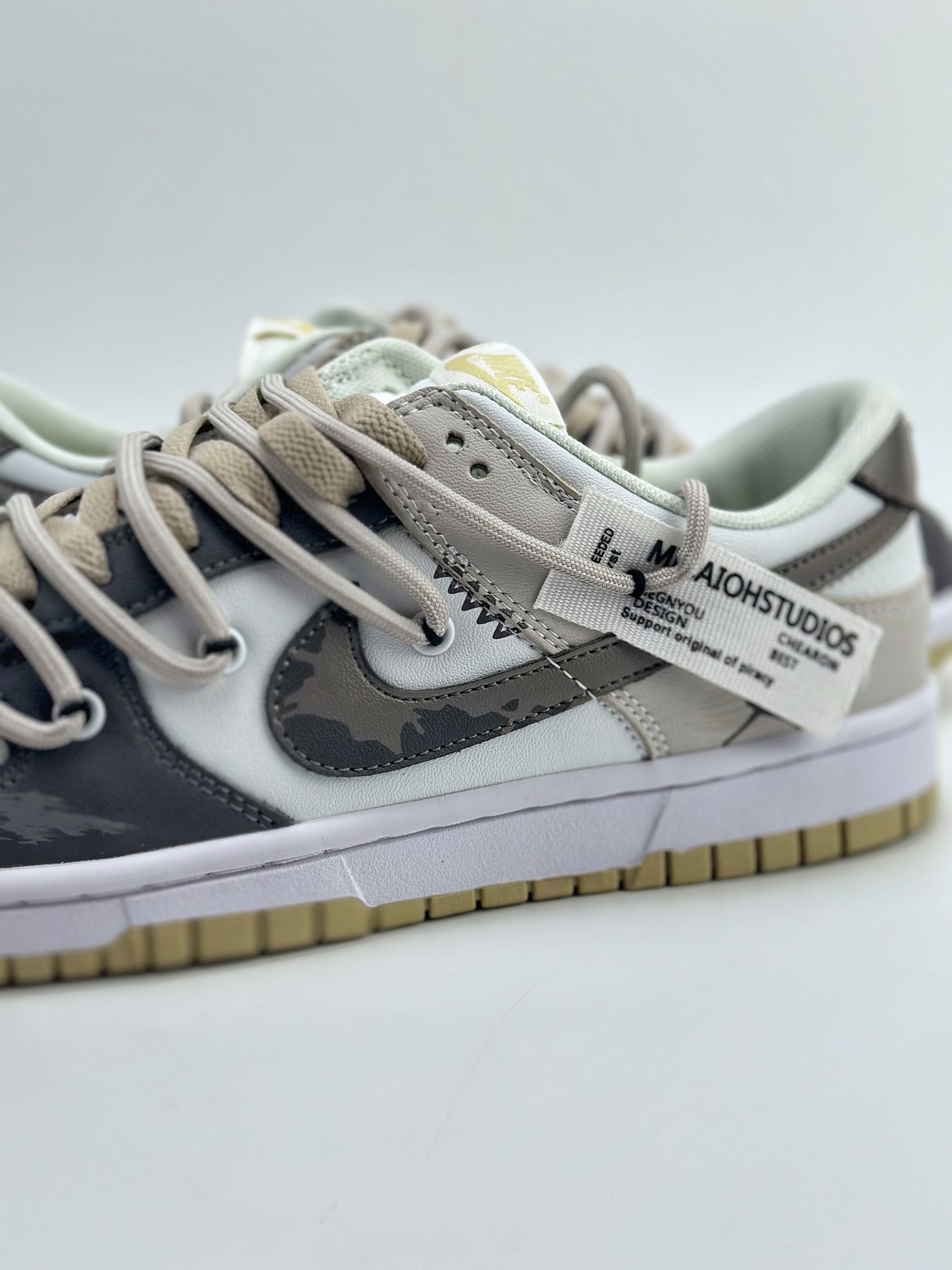 300 Nike SB Dunk Low 泼墨裂痕 涂鸦布贴 DV0833-100