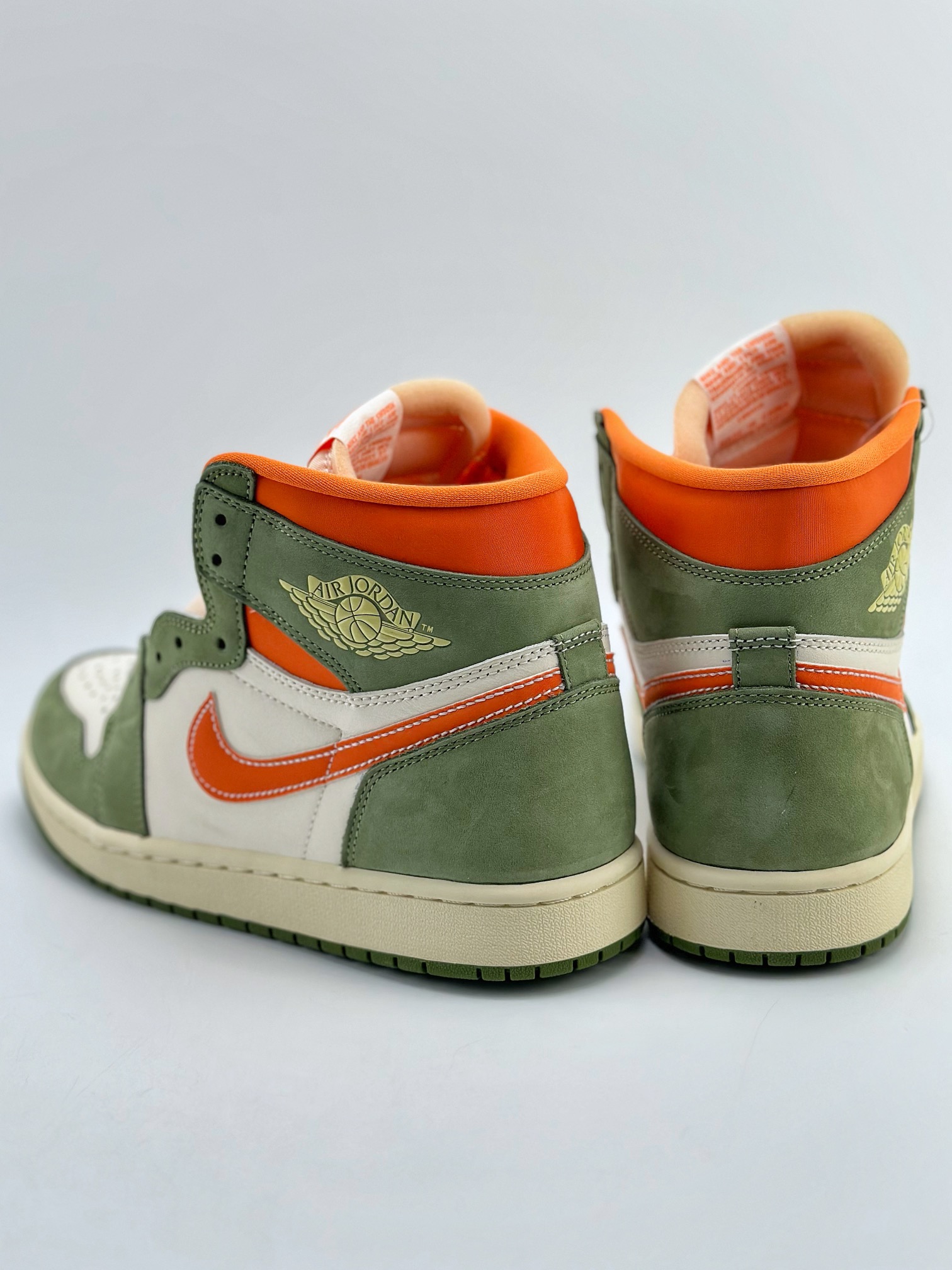 320 莞产原底面 市售纯原版本 Air Jordan 1 High OG “Craft Celadon” 麂皮墨绿橙 FB9934-300