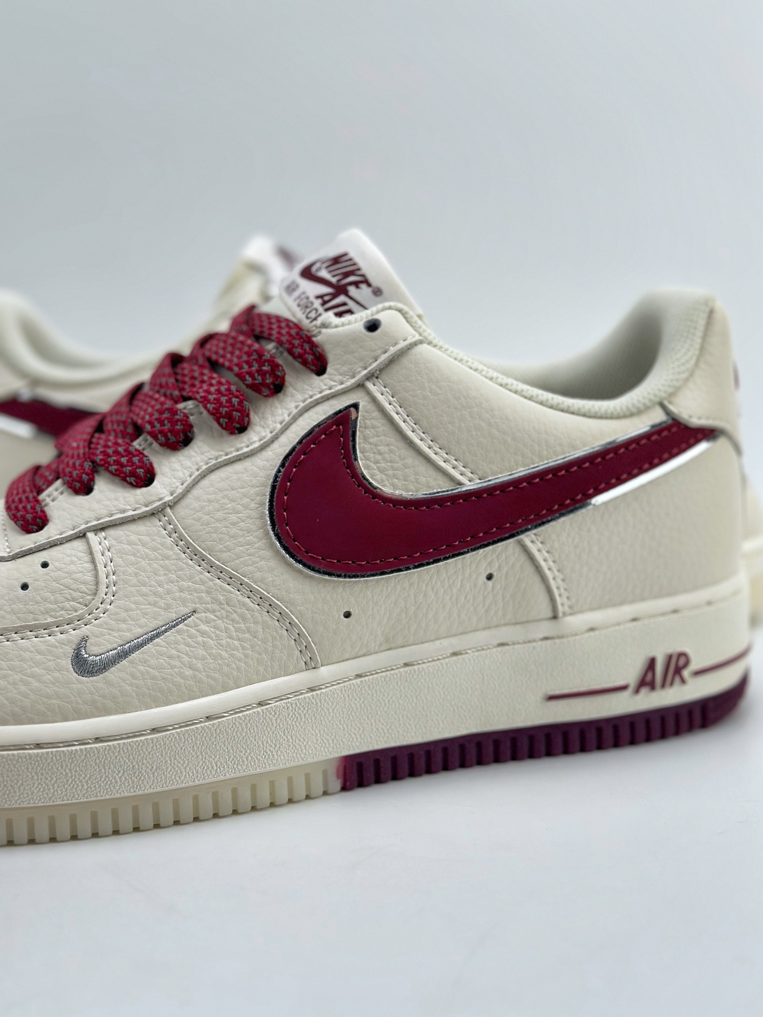 240 Nike Air Force 1 Low 07 白酒红满天星 JJ0253-009