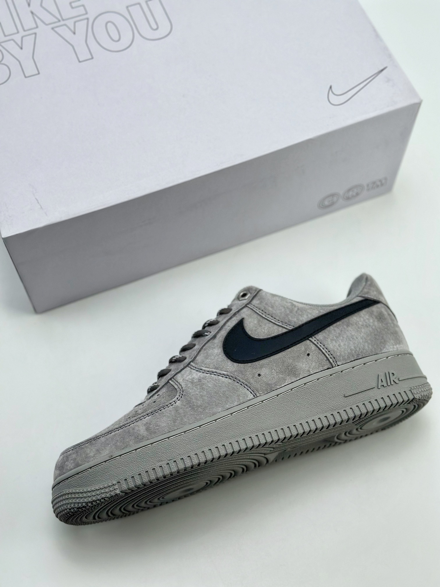 240 Nike Air Force 1 Low 07 麂皮灰黑勾