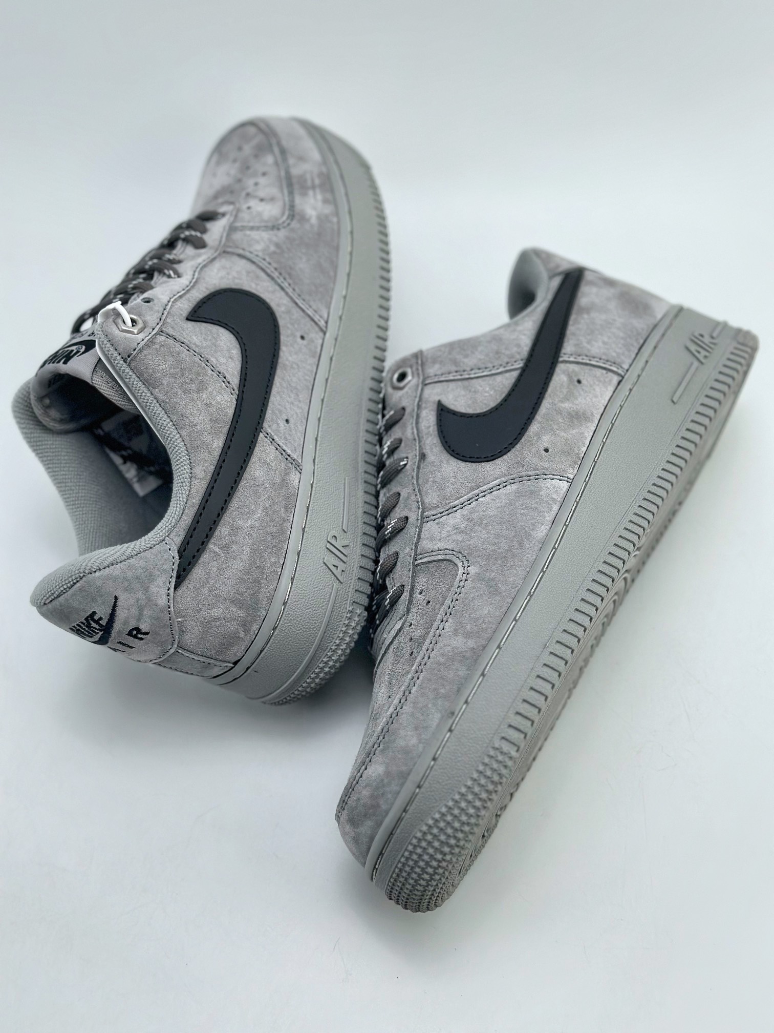 240 Nike Air Force 1 Low 07 麂皮灰黑勾