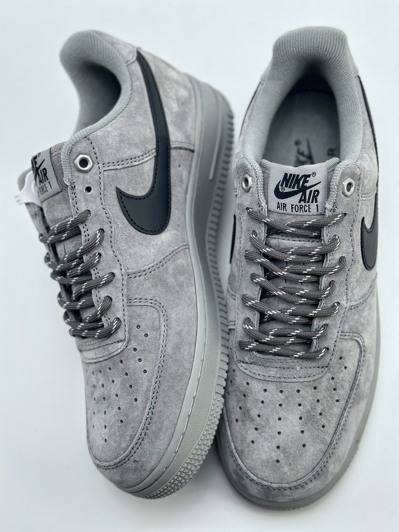 240 Nike Air Force 1 Low 07 麂皮灰黑勾