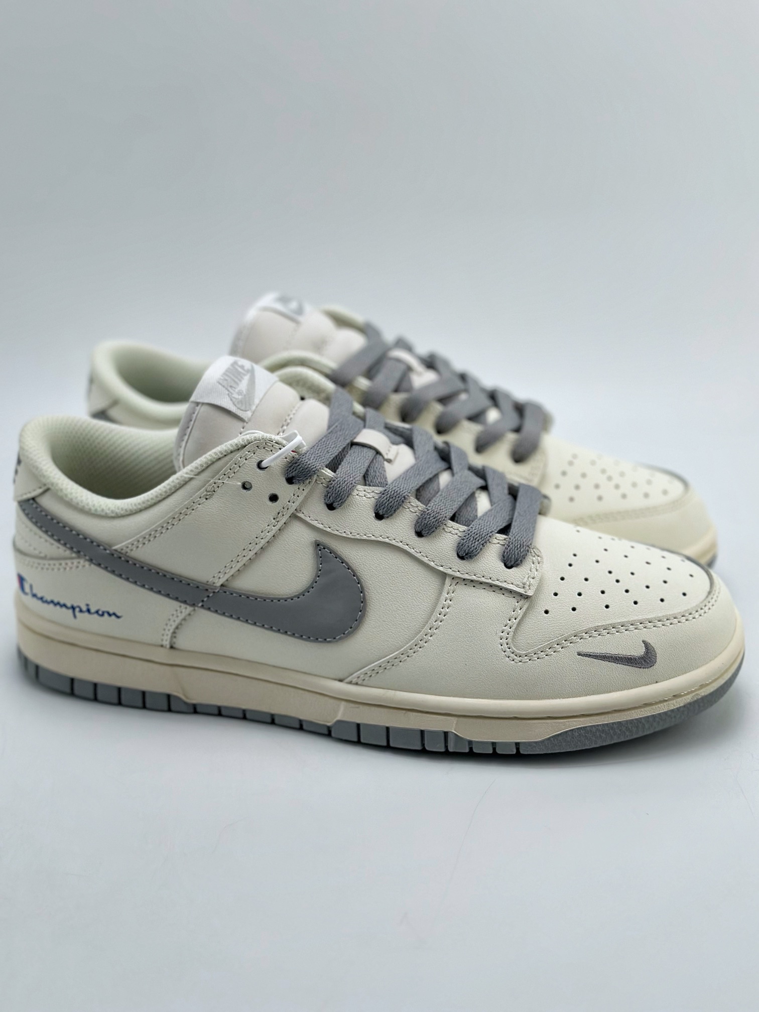 220 NIKE SB Dunk Low x Champion 联名白灰 XH1733-001