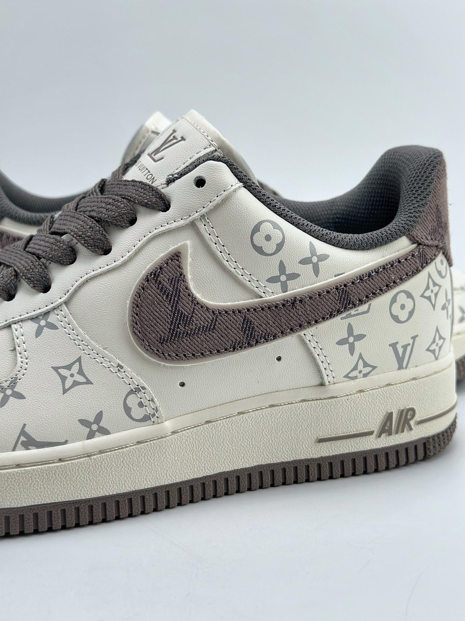 260 Nike Air Force 1 Low 07 x Louis Vuitton 印花联名LU0251-135