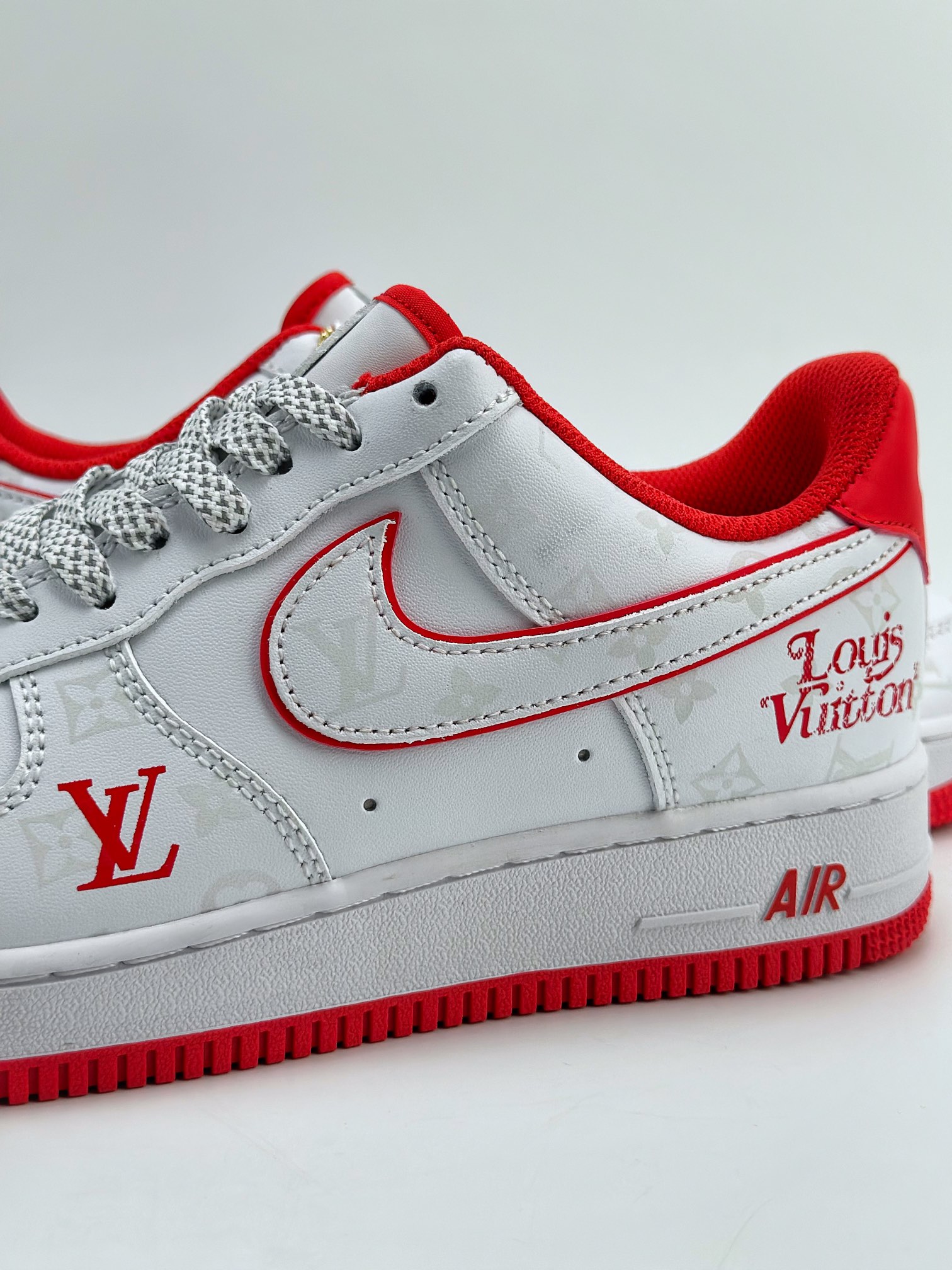 220 Nike Air Force 1 Low 07 x Suoreme 联名白红