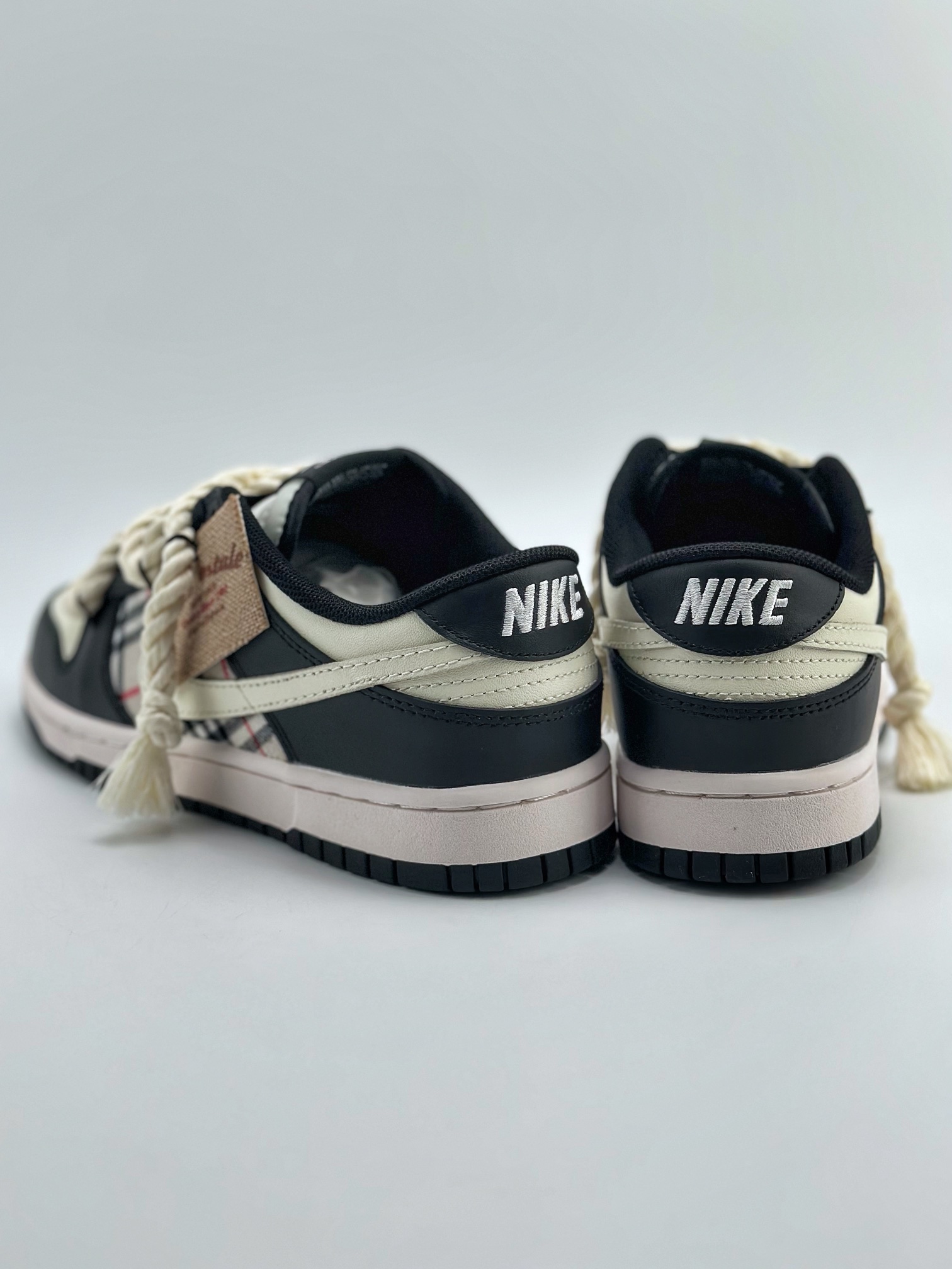 220 NIKE SB Dunk Low 苏格兰做旧熊猫 米黄黑 DD1391-100