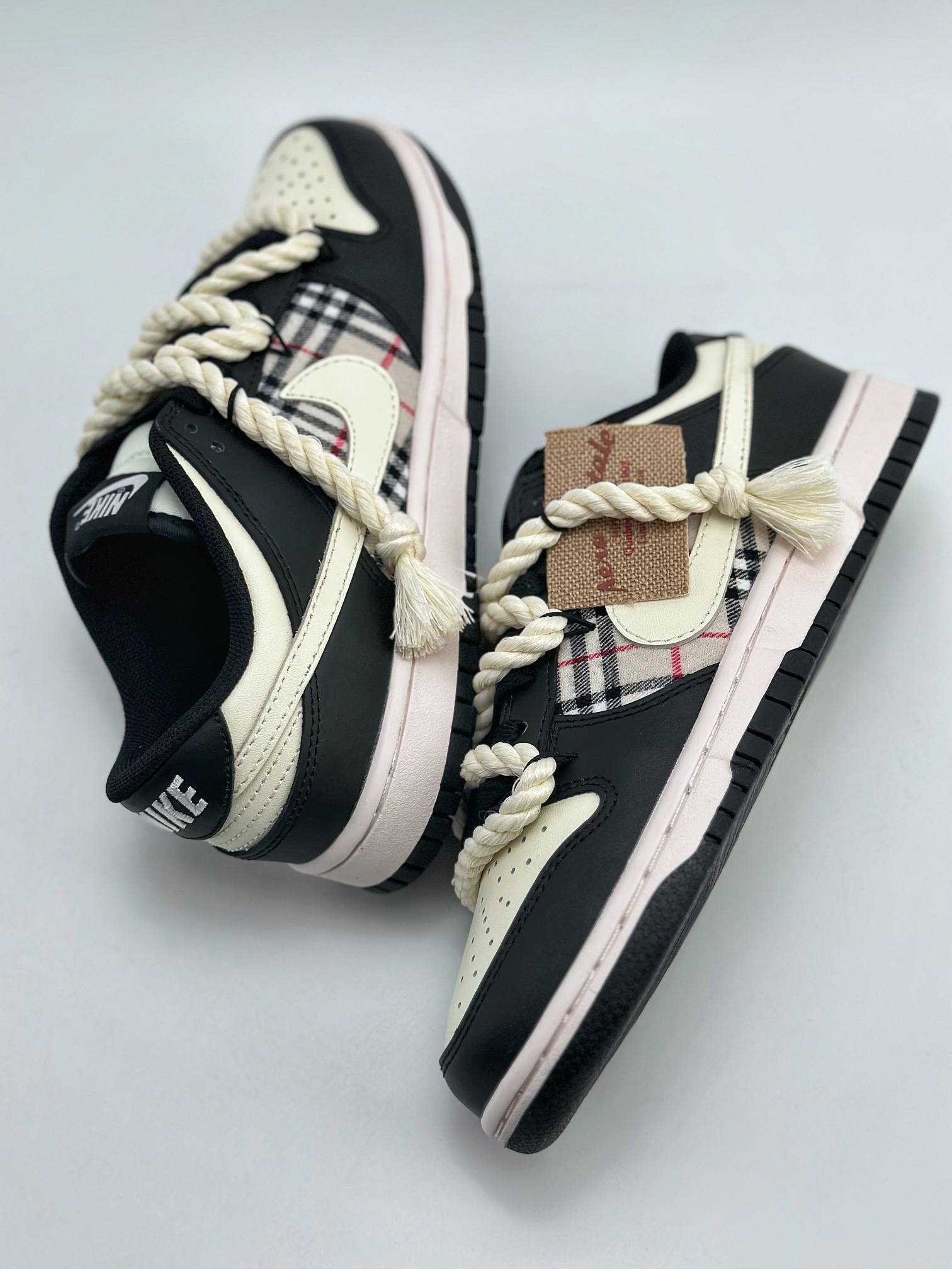 220 NIKE SB Dunk Low 苏格兰做旧熊猫 米黄黑 DD1391-100