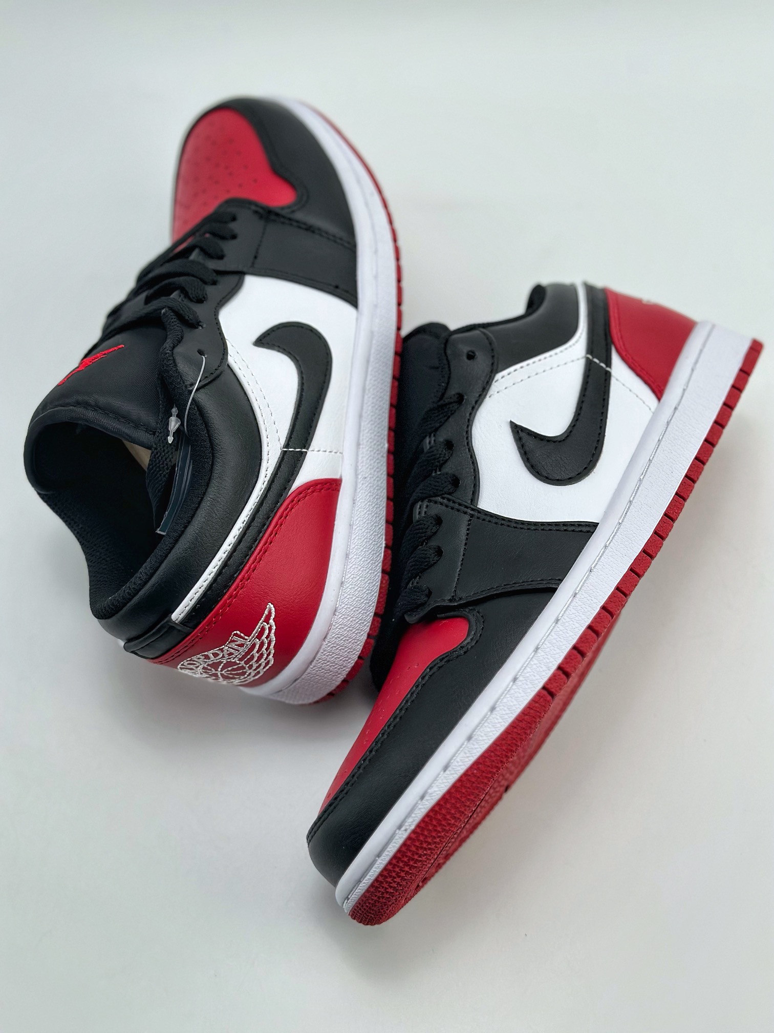 200 Air Jordan 1 Low ”Bred Toe” 黑红脚趾 553558-161