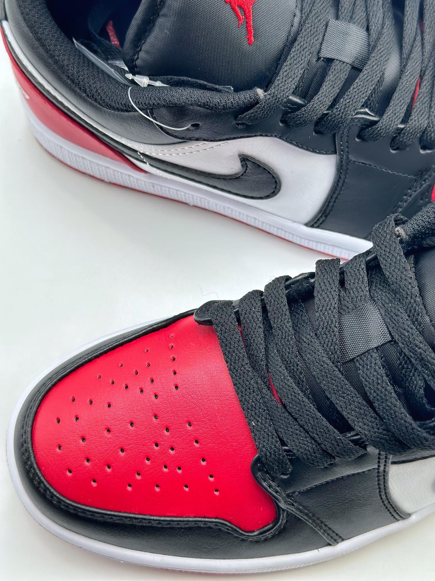 200 Air Jordan 1 Low ”Bred Toe” 黑红脚趾 553558-161