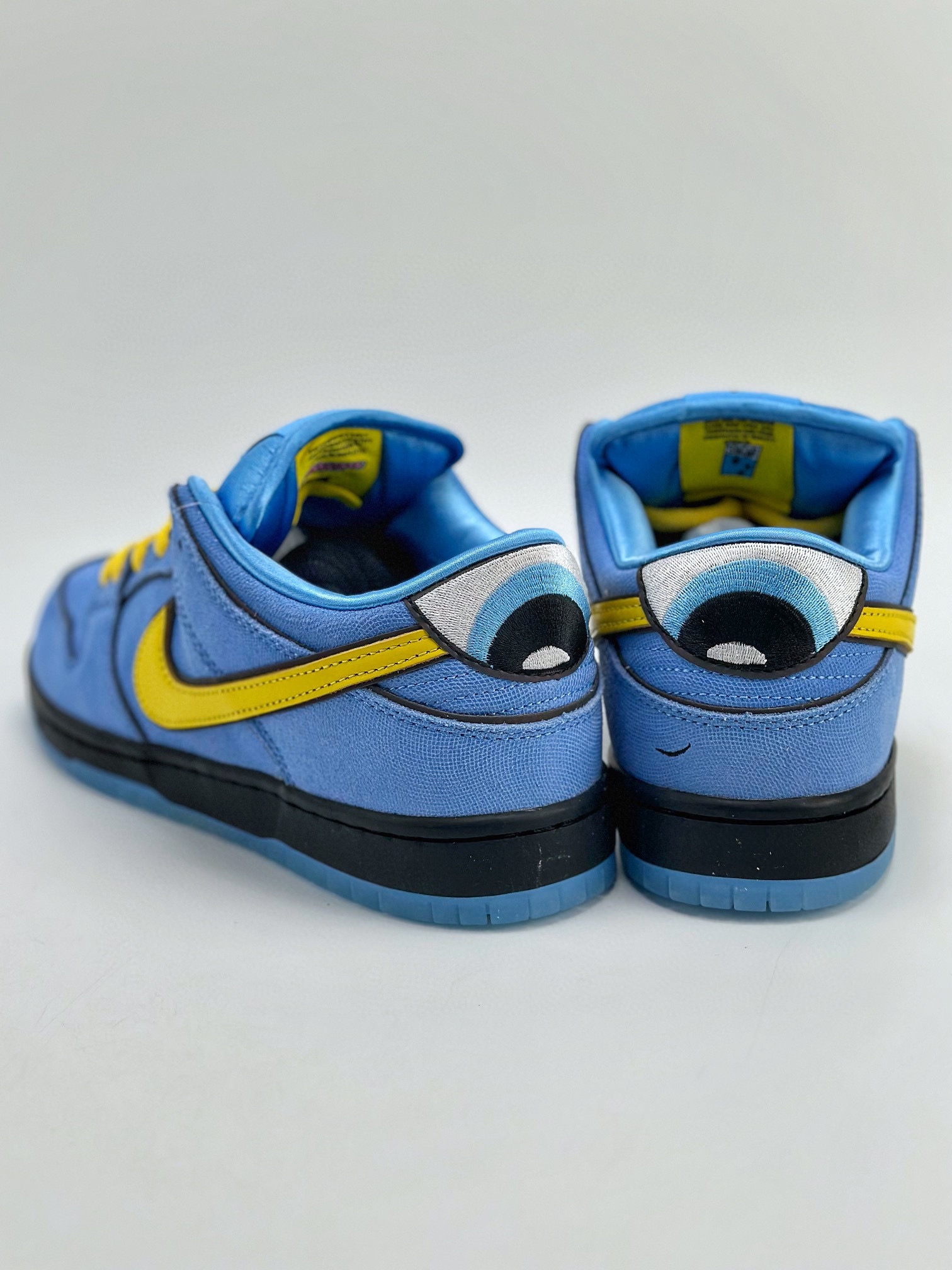 Nike SB Dunk Low x The Powerpuff Girls FZ8320-400